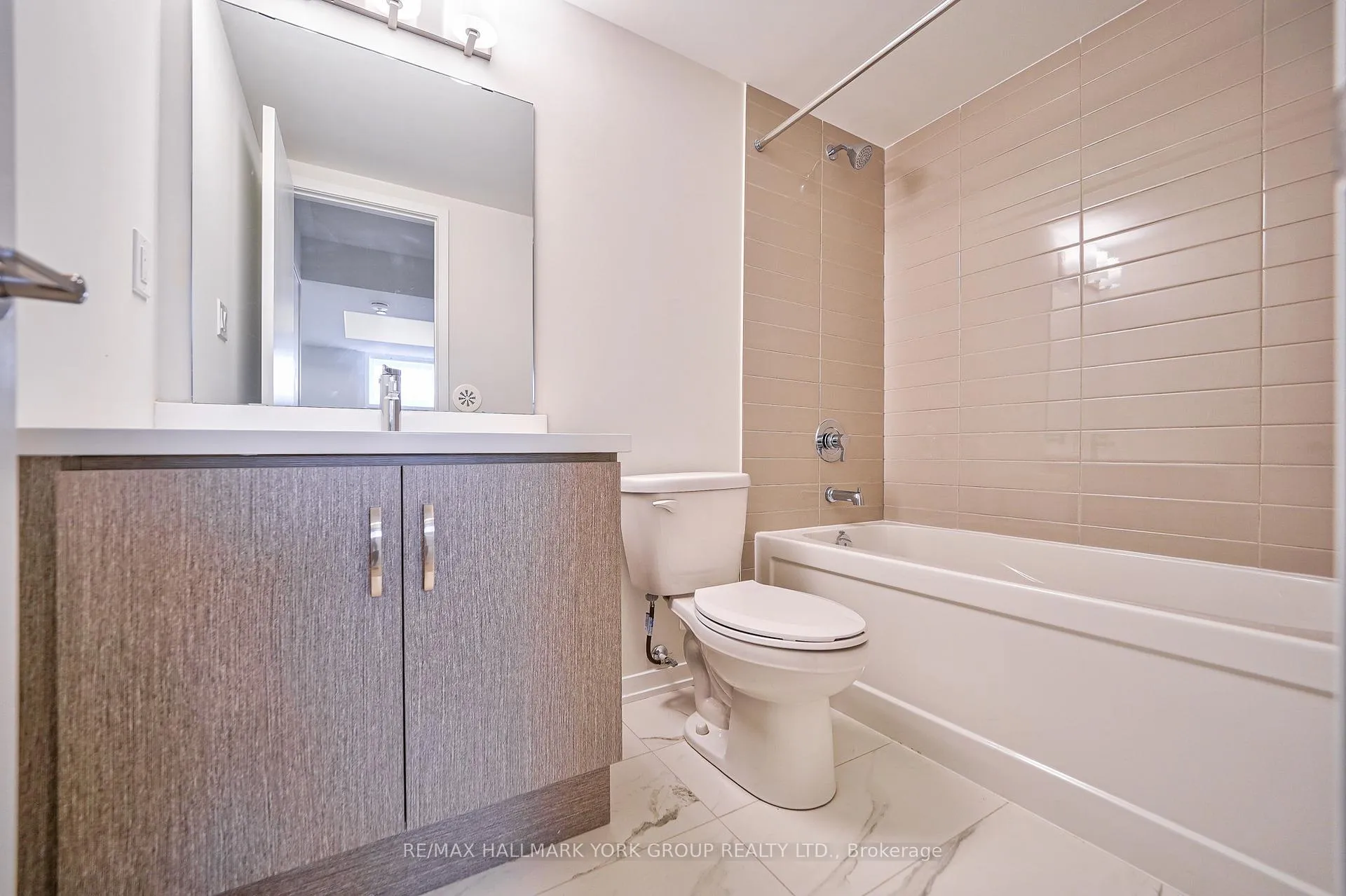 Photo 24 of Unit 180, 151 Honeycrisp Crescent, Vaughan, Vaughan Corporate Centre — HOMEH