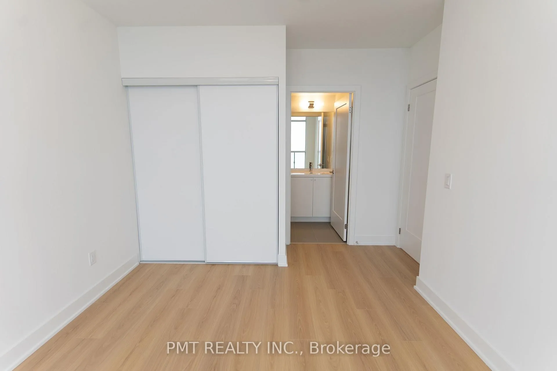 Photo 9 of Unit 906, 2425 Simcoe Street N, Oshawa, Windfields — HOMEH