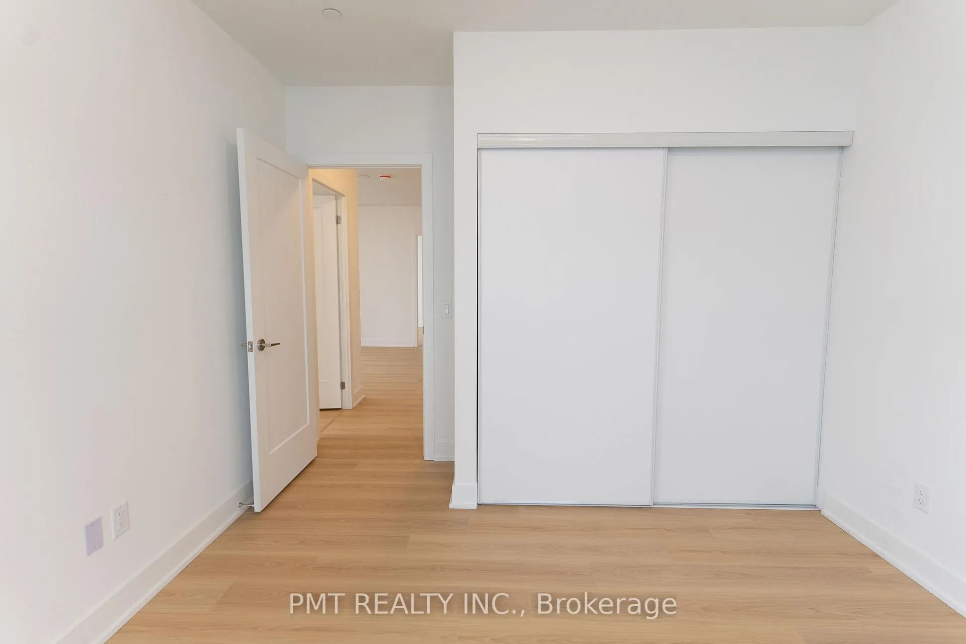 Photo 15 of Unit 906, 2425 Simcoe Street N, Oshawa, Windfields — HOMEH