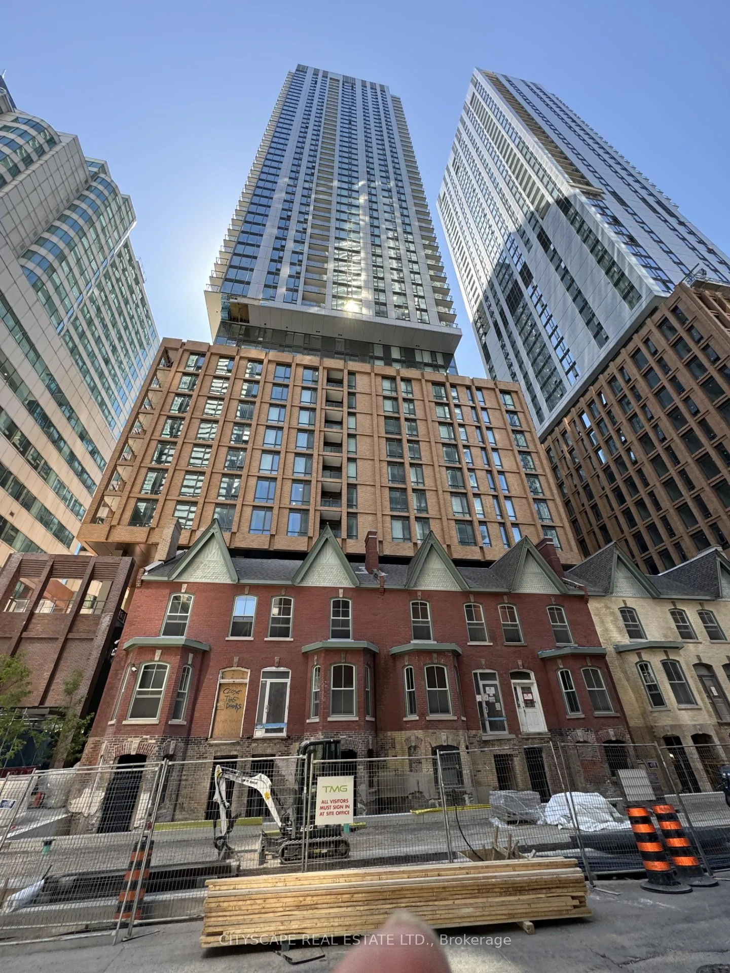 Front of Unit 2009, 8 Widmer Street