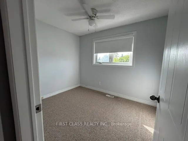 Photo 4 of 33 Mcveigh Drive E, Barrie, Letitia Heights — HOMEH