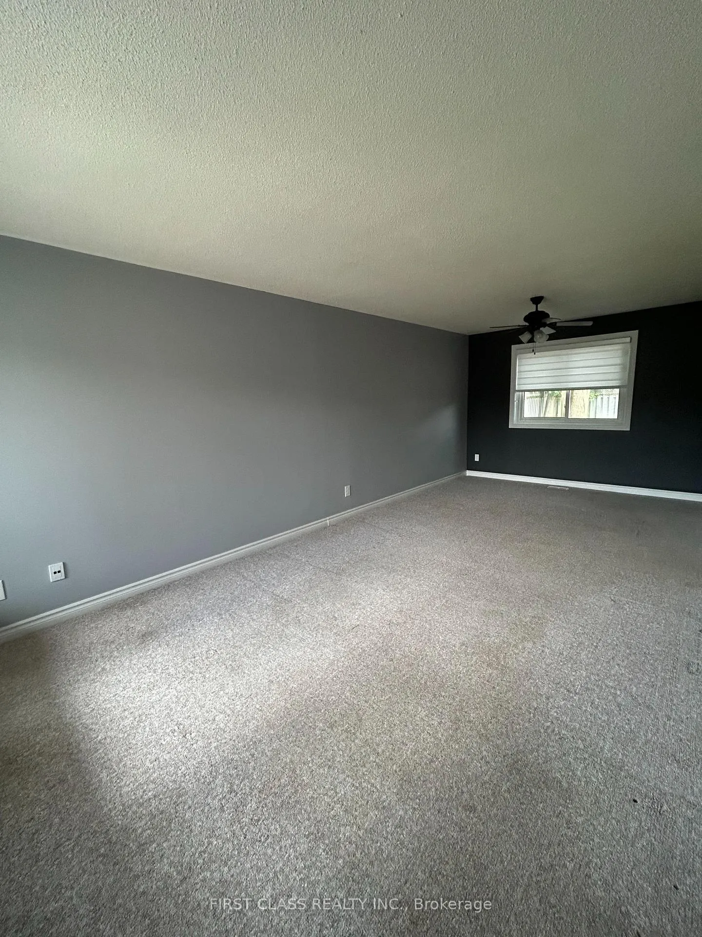 Photo 7 of 33 Mcveigh Drive E, Barrie, Letitia Heights — HOMEH