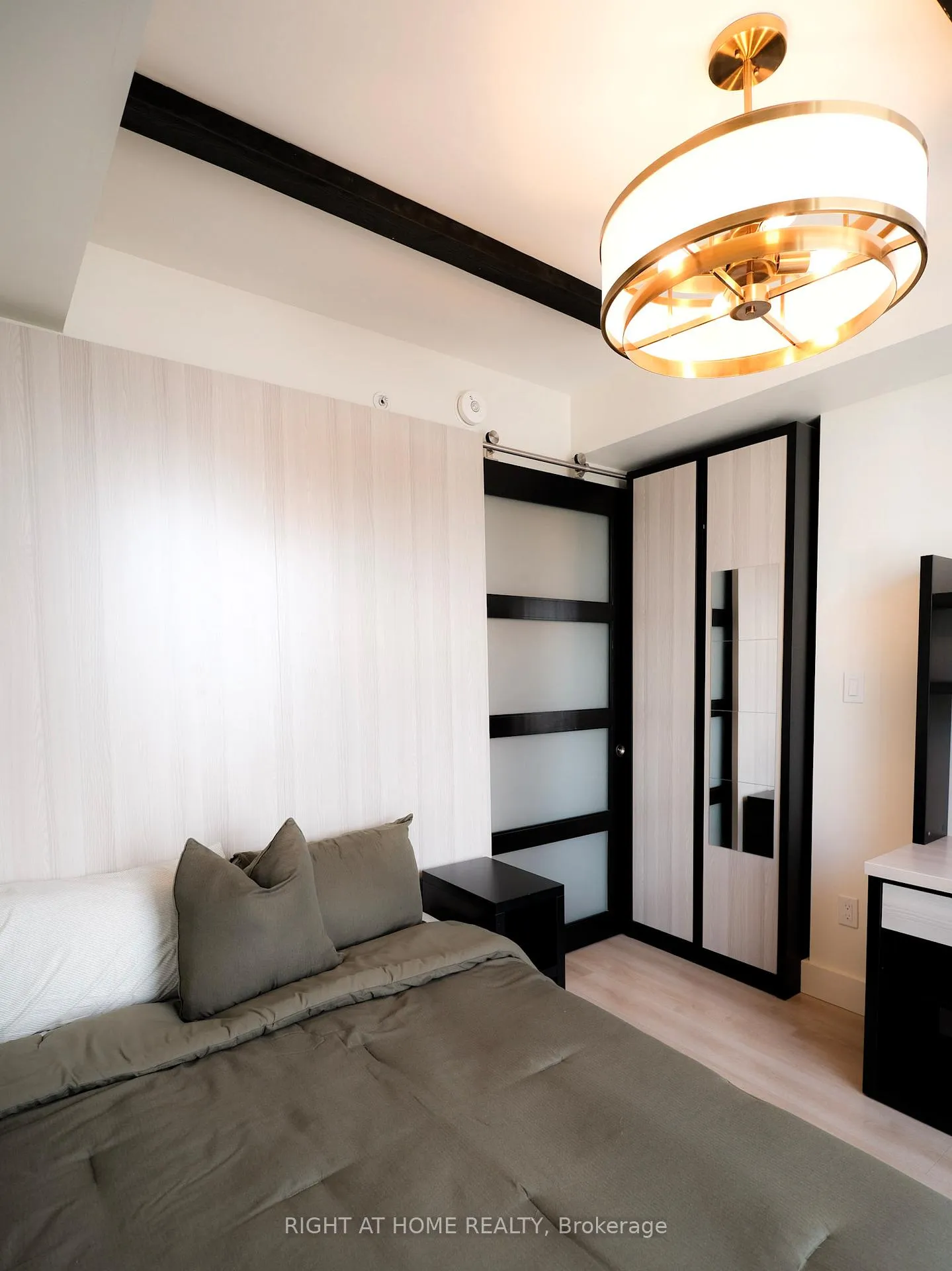 Photo 9 of Unit 2032, 145 Columbia Street W, Waterloo — HOMEH