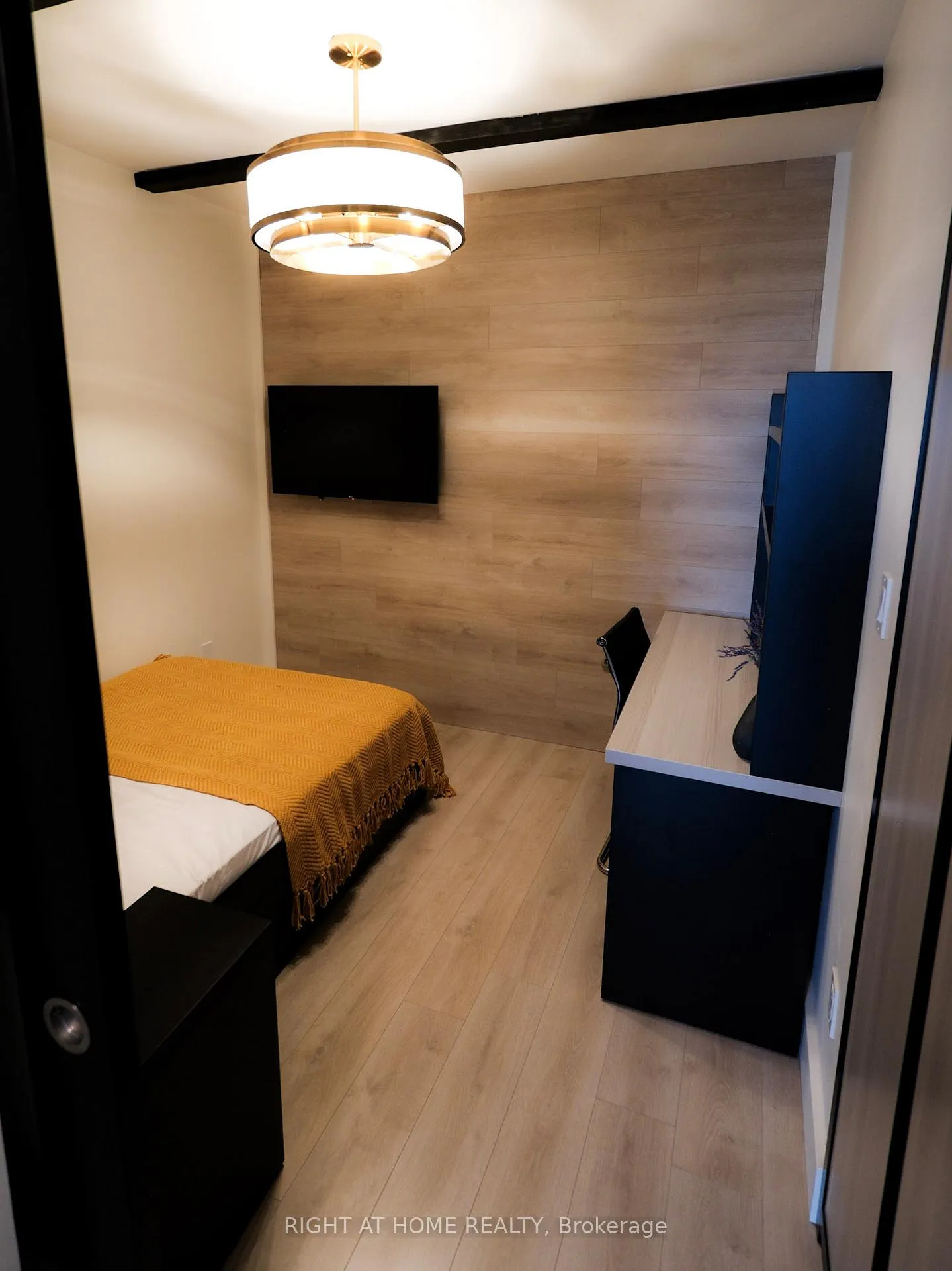 Photo 13 of Unit 2032, 145 Columbia Street W, Waterloo — HOMEH