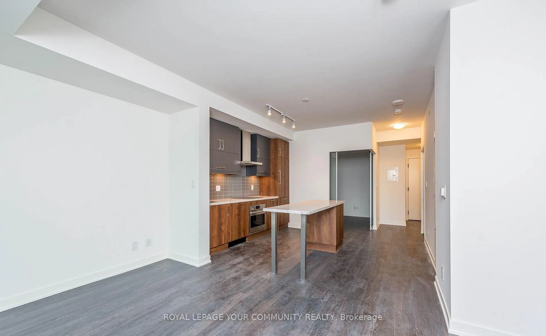 Photo 3 of Unit 928, 8119 Birchmount Road, Markham, Unionville — HOMEH