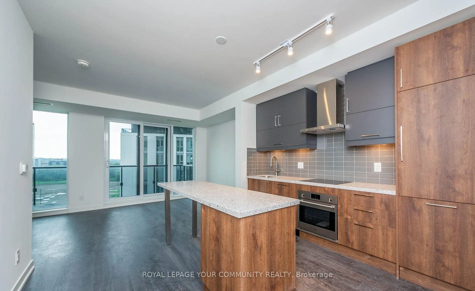 Photo 5 of Unit 928, 8119 Birchmount Road, Markham, Unionville — HOMEH