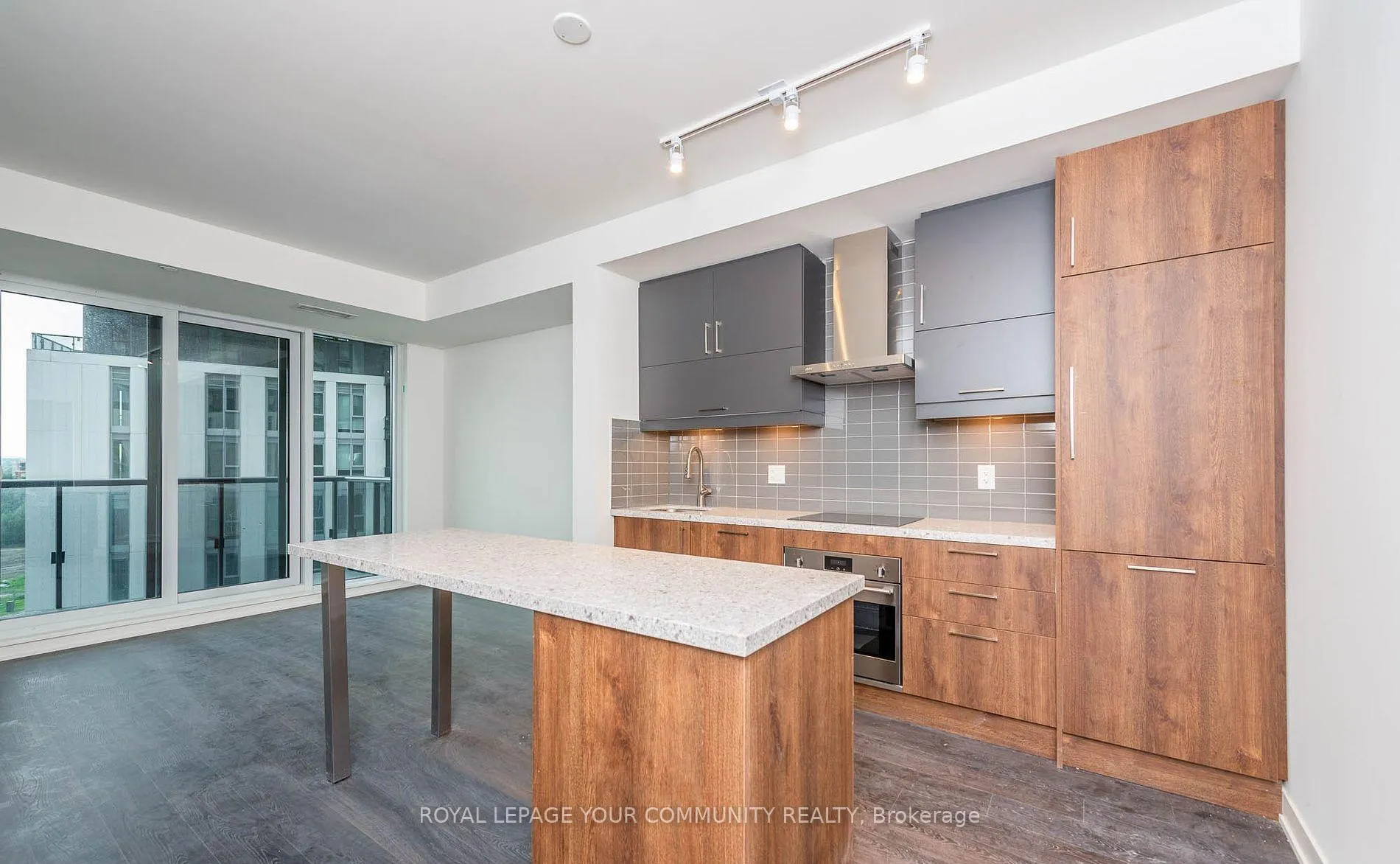 Photo 6 of Unit 928, 8119 Birchmount Road, Markham, Unionville — HOMEH