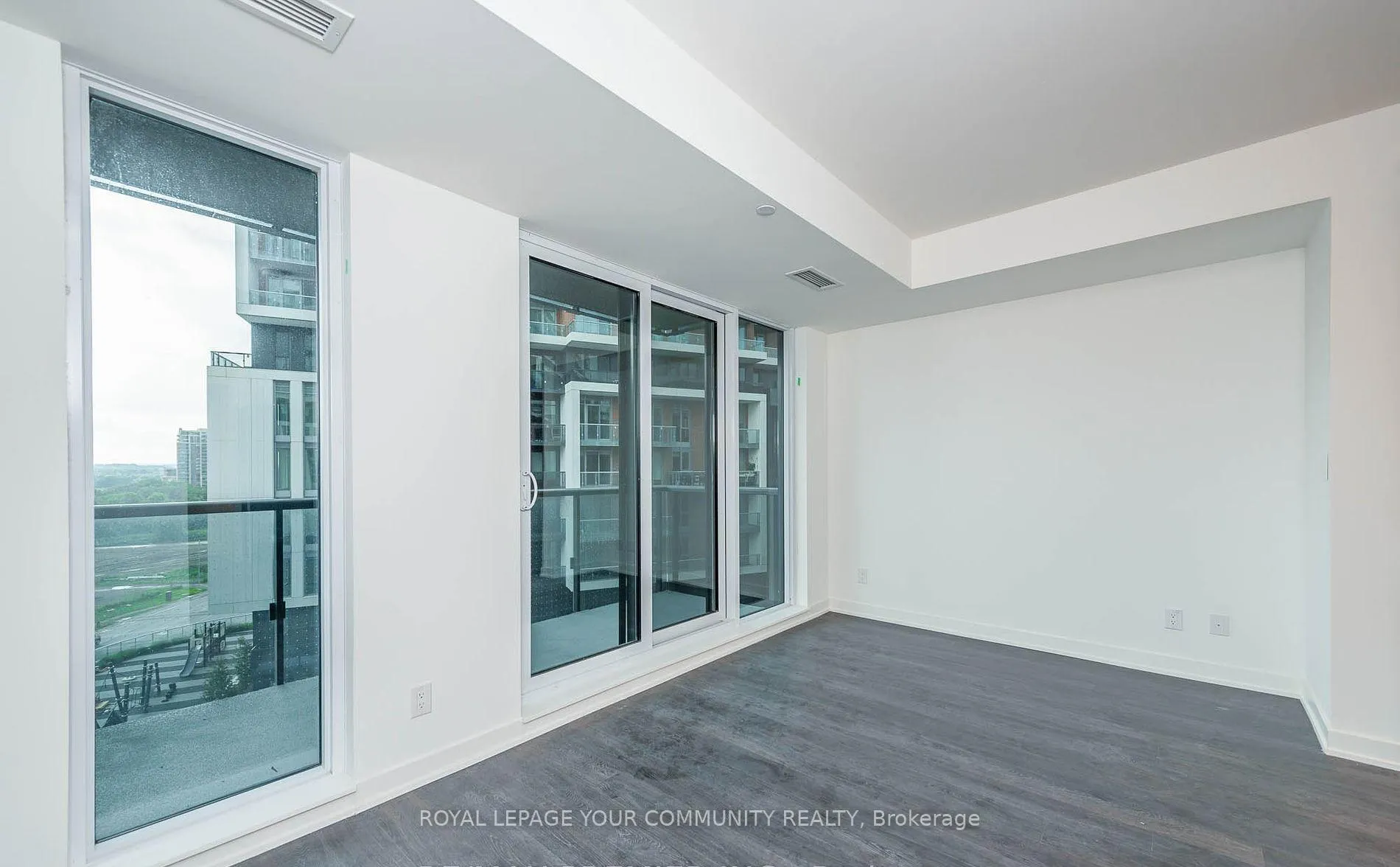 Photo 8 of Unit 928, 8119 Birchmount Road, Markham, Unionville — HOMEH