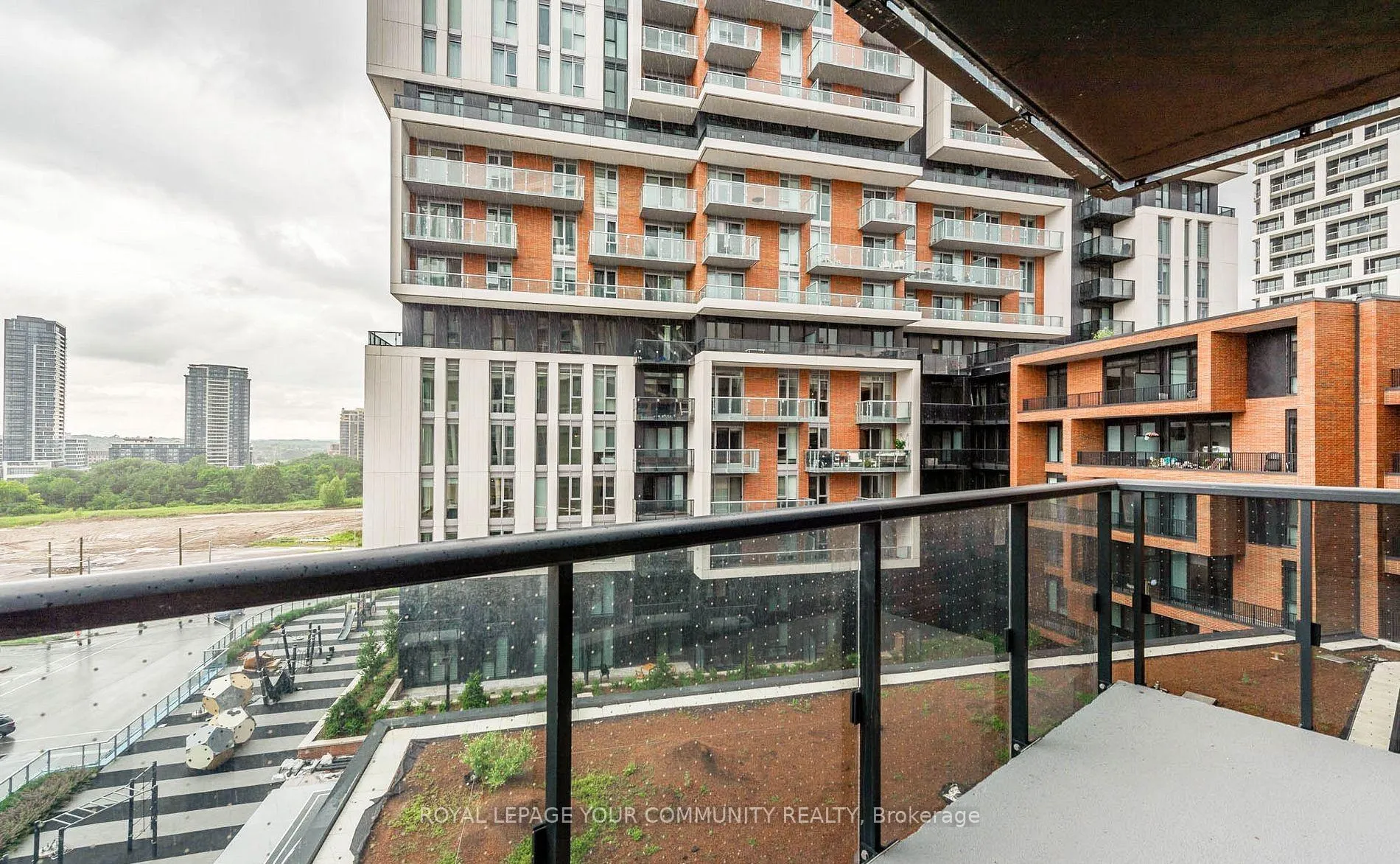 Photo 17 of Unit 928, 8119 Birchmount Road, Markham, Unionville — HOMEH