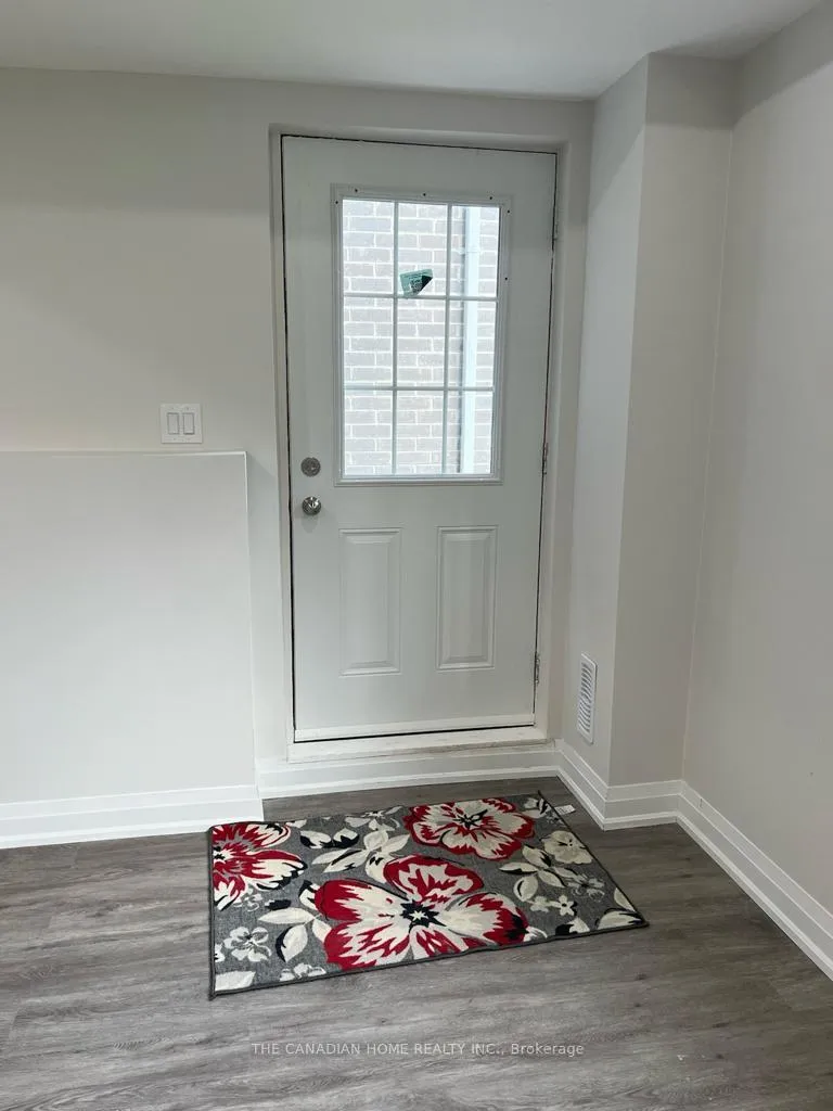 Photo 4 of Unit 1, 135 Franklin Trail, Barrie, Rural Barrie Southwest — HOMEH
