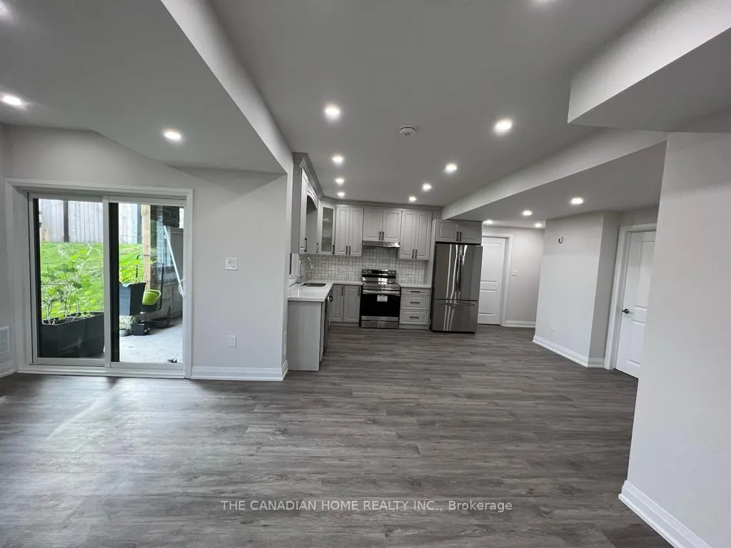 Photo 5 of Unit 1, 135 Franklin Trail, Barrie, Rural Barrie Southwest — HOMEH
