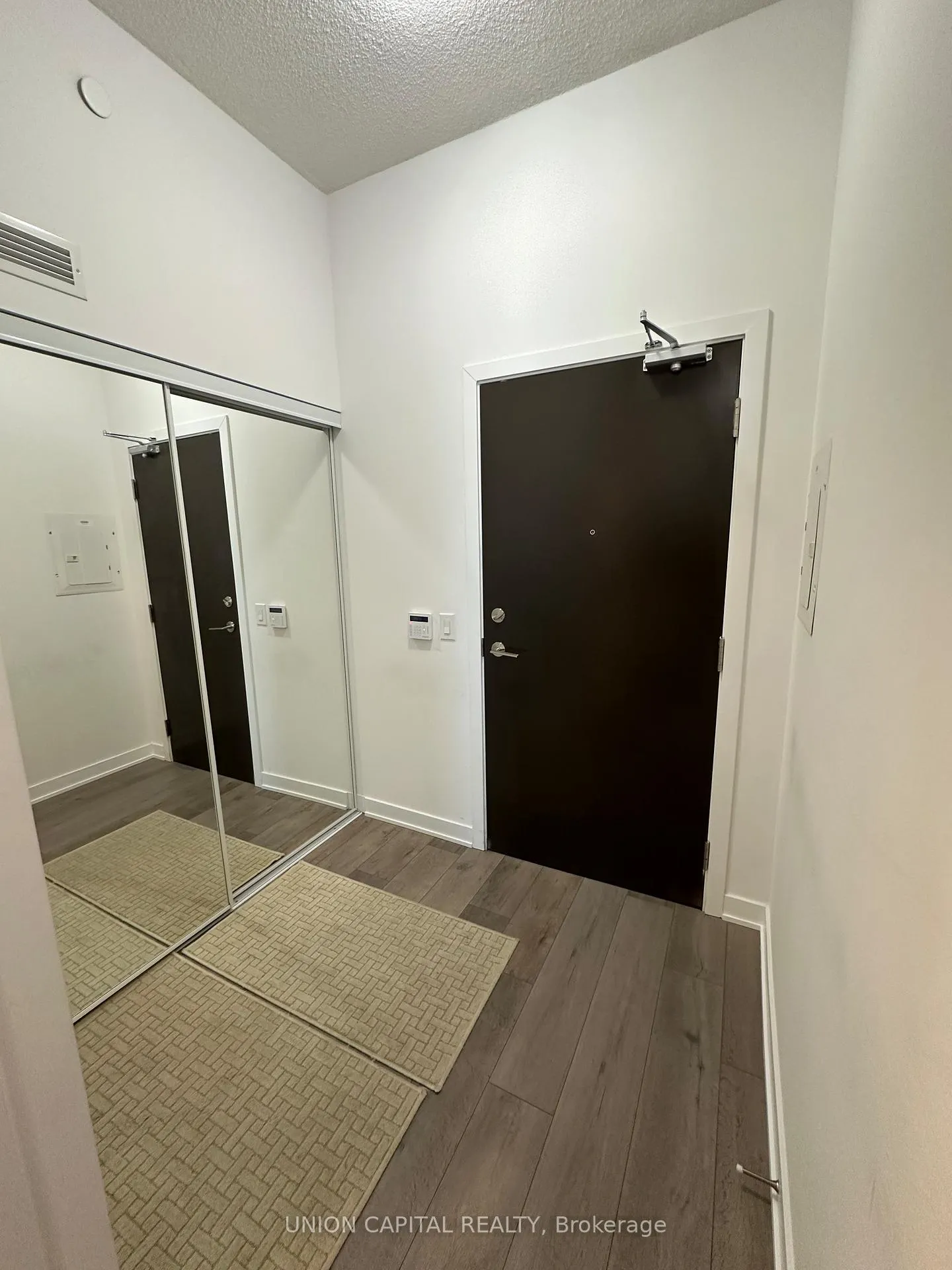 Photo 7 of Unit 518E, 38 Honeycrisp Crescent, Vaughan, Vaughan Corporate Centre — HOMEH
