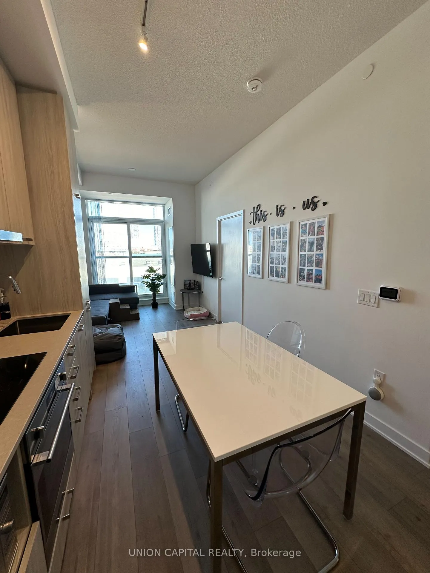 Photo 11 of Unit 518E, 38 Honeycrisp Crescent, Vaughan, Vaughan Corporate Centre — HOMEH