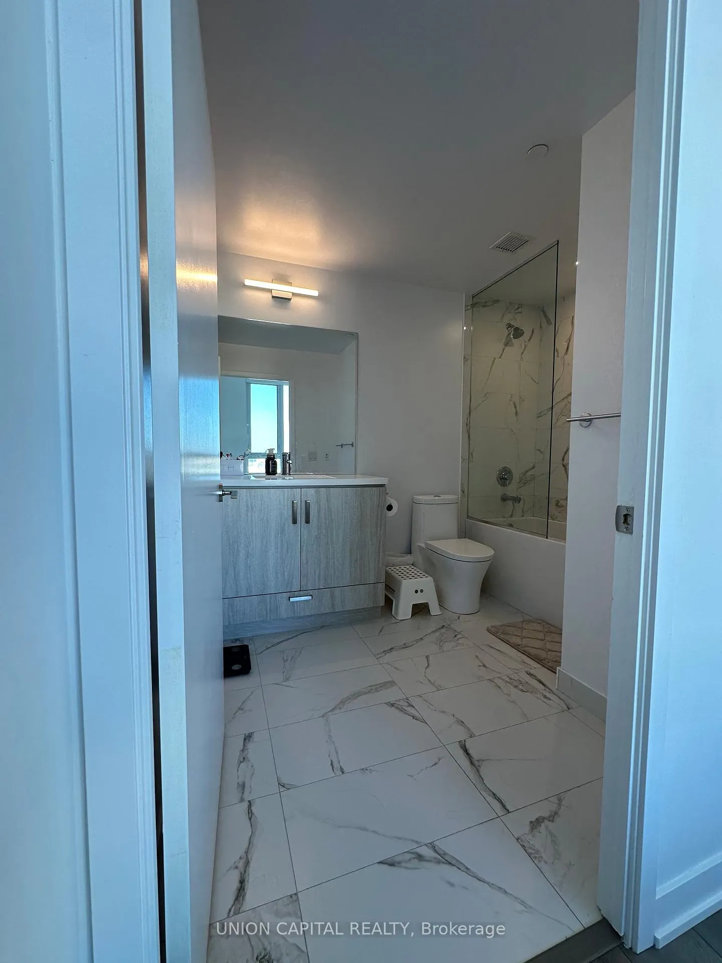 Photo 17 of Unit 518E, 38 Honeycrisp Crescent, Vaughan, Vaughan Corporate Centre — HOMEH