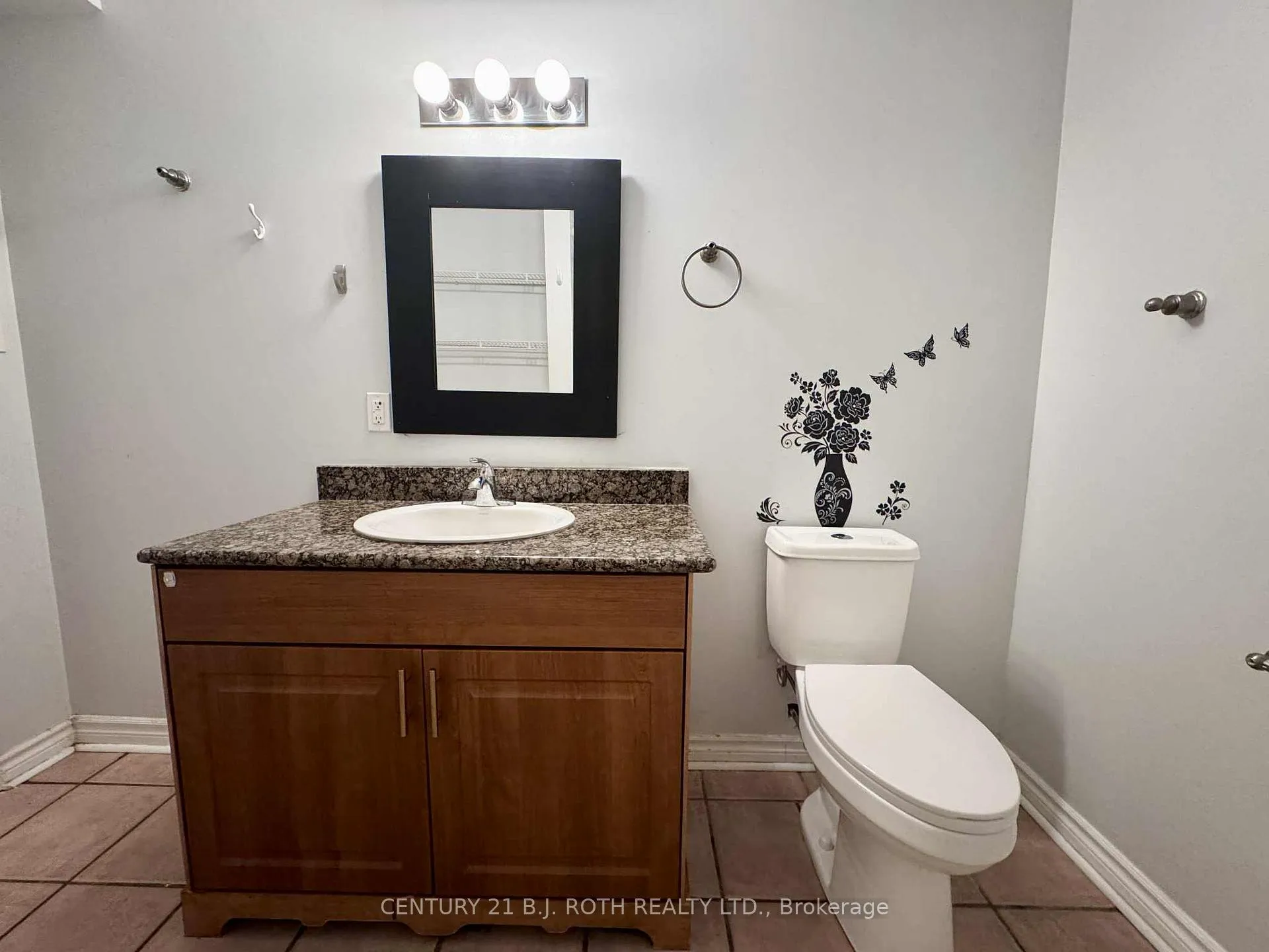 Photo 13 of 22 Mapleton Avenue, Barrie, Holly — HOMEH
