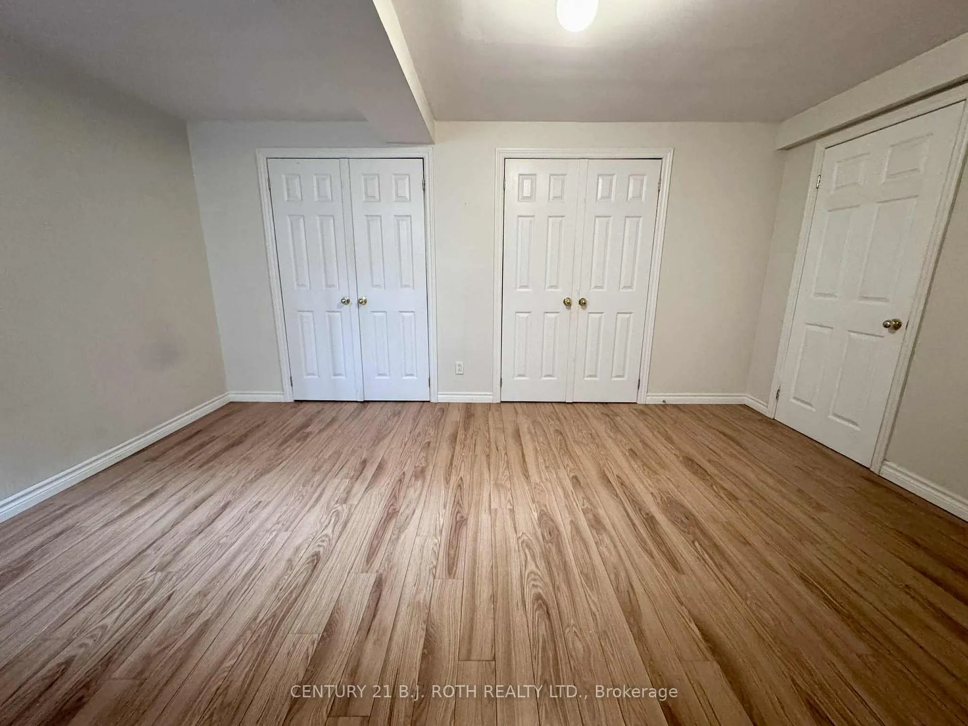 Photo 14 of 22 Mapleton Avenue, Barrie, Holly — HOMEH