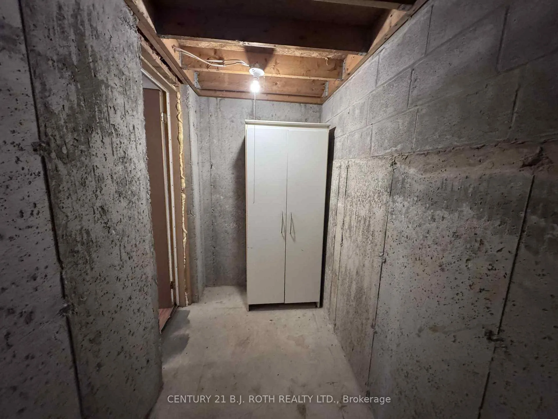 Photo 19 of 22 Mapleton Avenue, Barrie, Holly — HOMEH