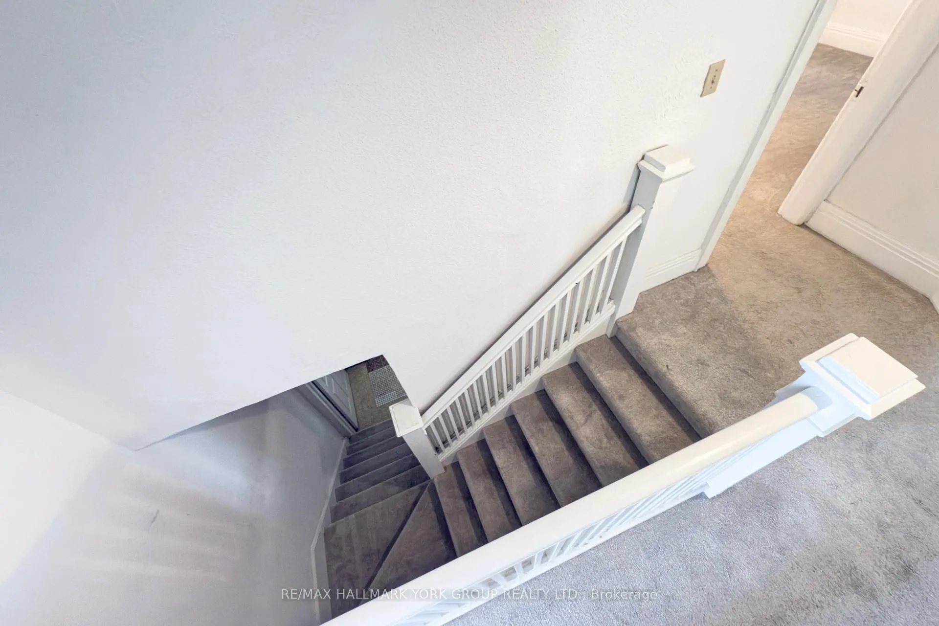 Photo 3 of Unit Upper Level, 75 Toronto Street, Barrie, City Centre — HOMEH
