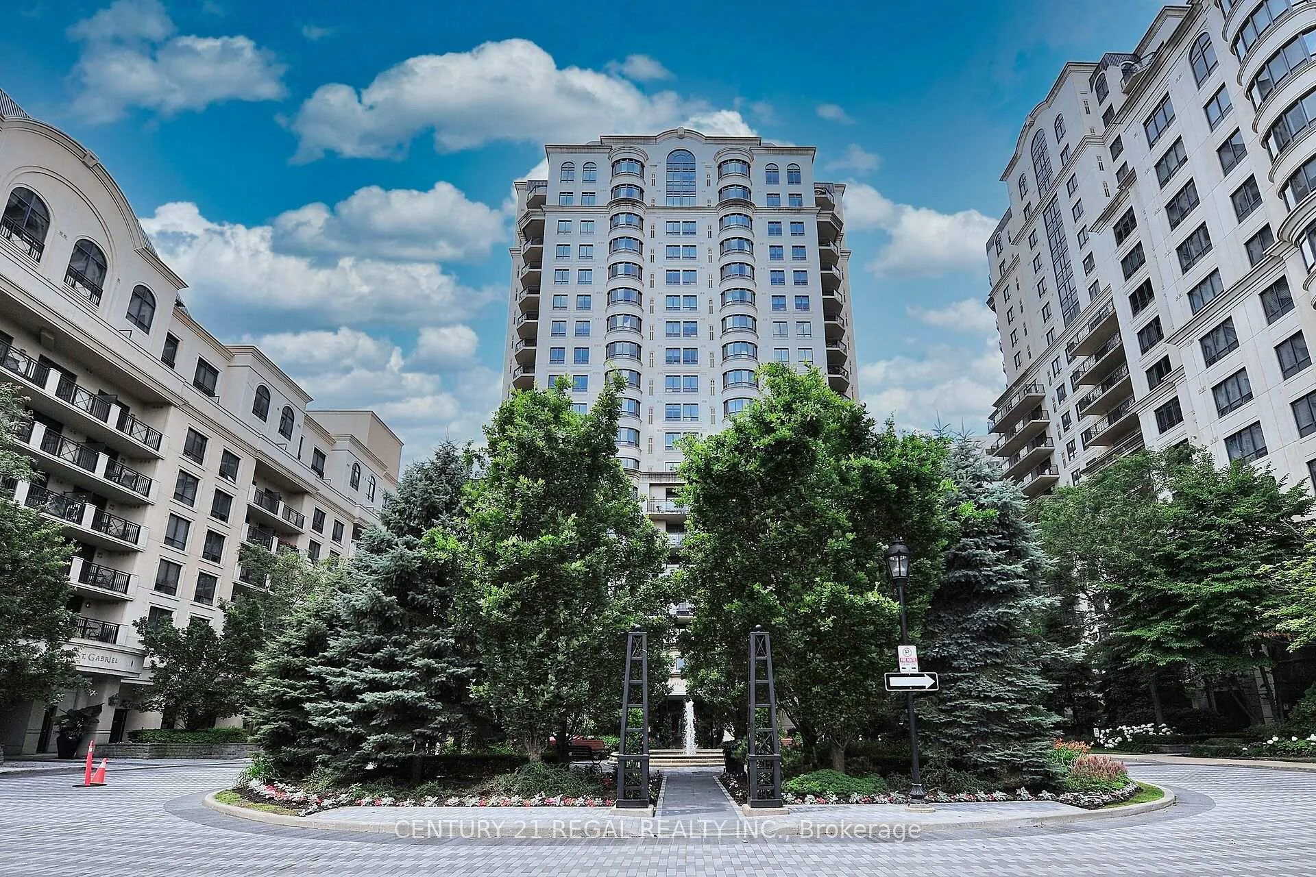 Front of Unit 316, 650 Sheppard Avenue E