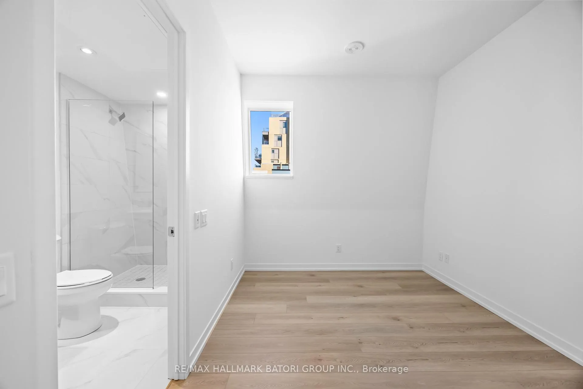 Photo 5 of Unit 504, 863 St. Clair Avenue W, Toronto, Wychwood — HOMEH