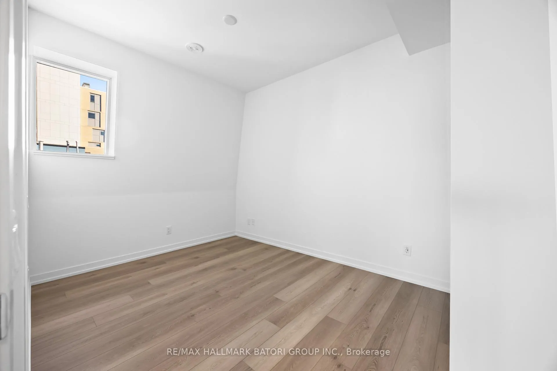 Photo 6 of Unit 504, 863 St. Clair Avenue W, Toronto, Wychwood — HOMEH