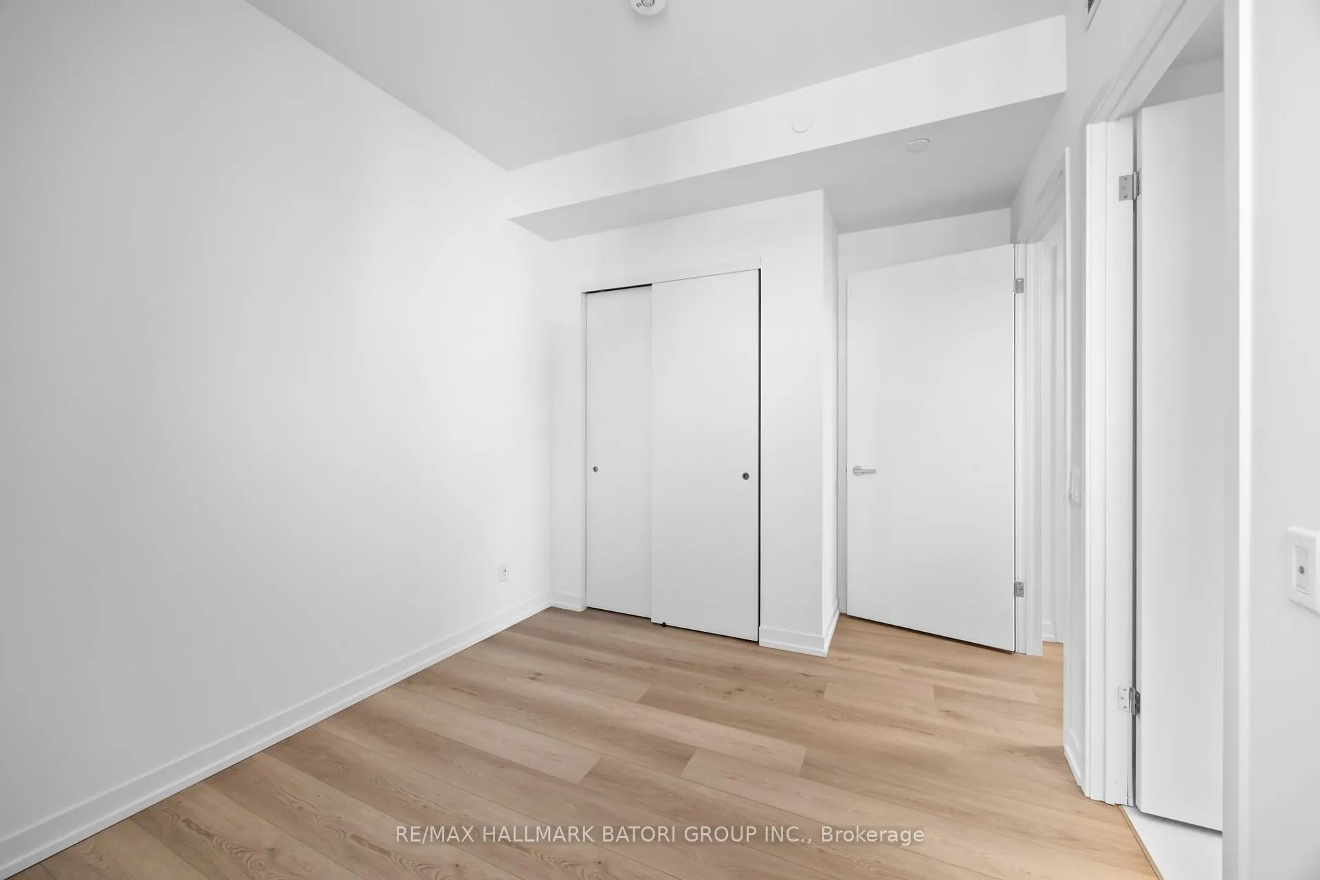 Photo 7 of Unit 504, 863 St. Clair Avenue W, Toronto, Wychwood — HOMEH