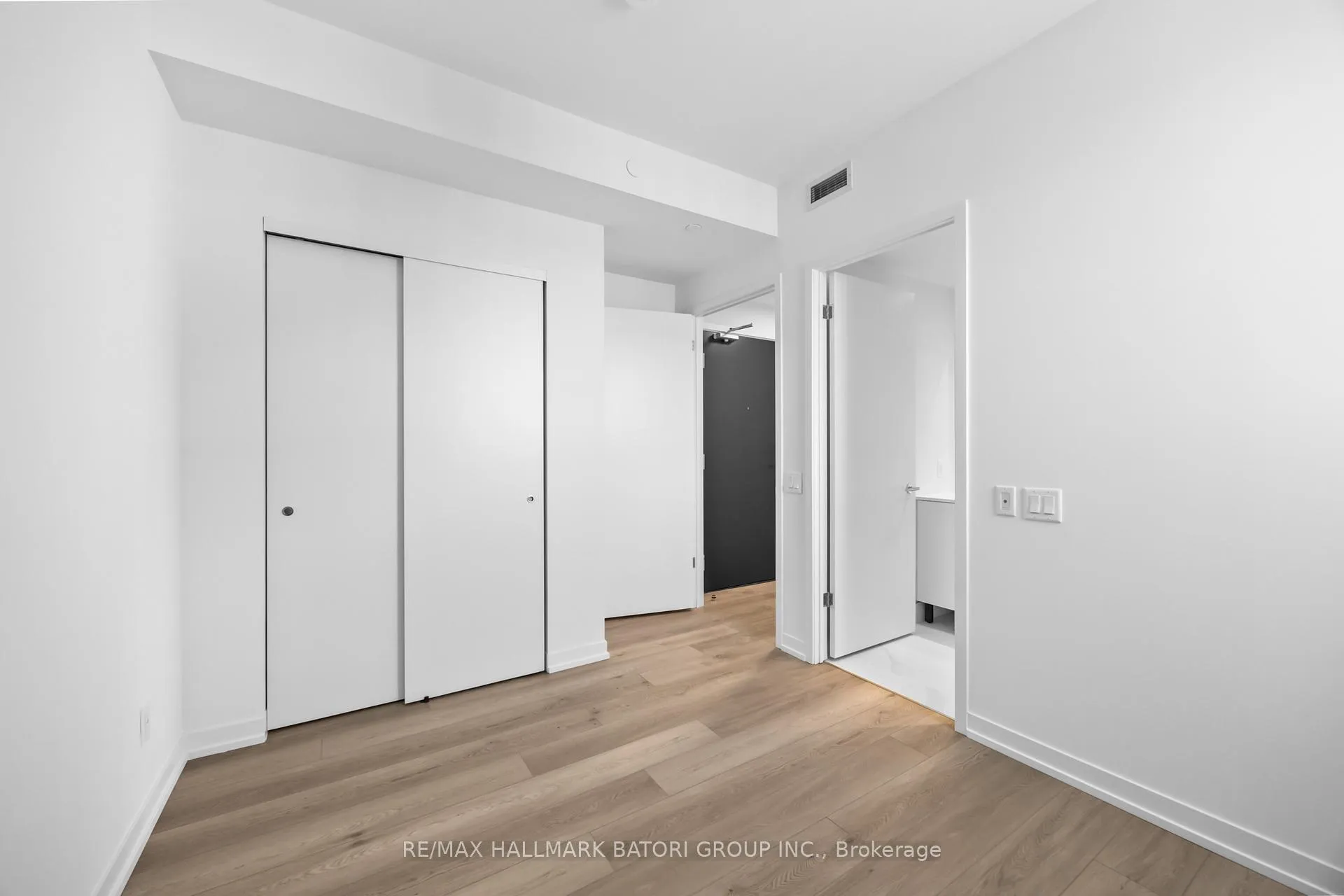 Photo 8 of Unit 504, 863 St. Clair Avenue W, Toronto, Wychwood — HOMEH
