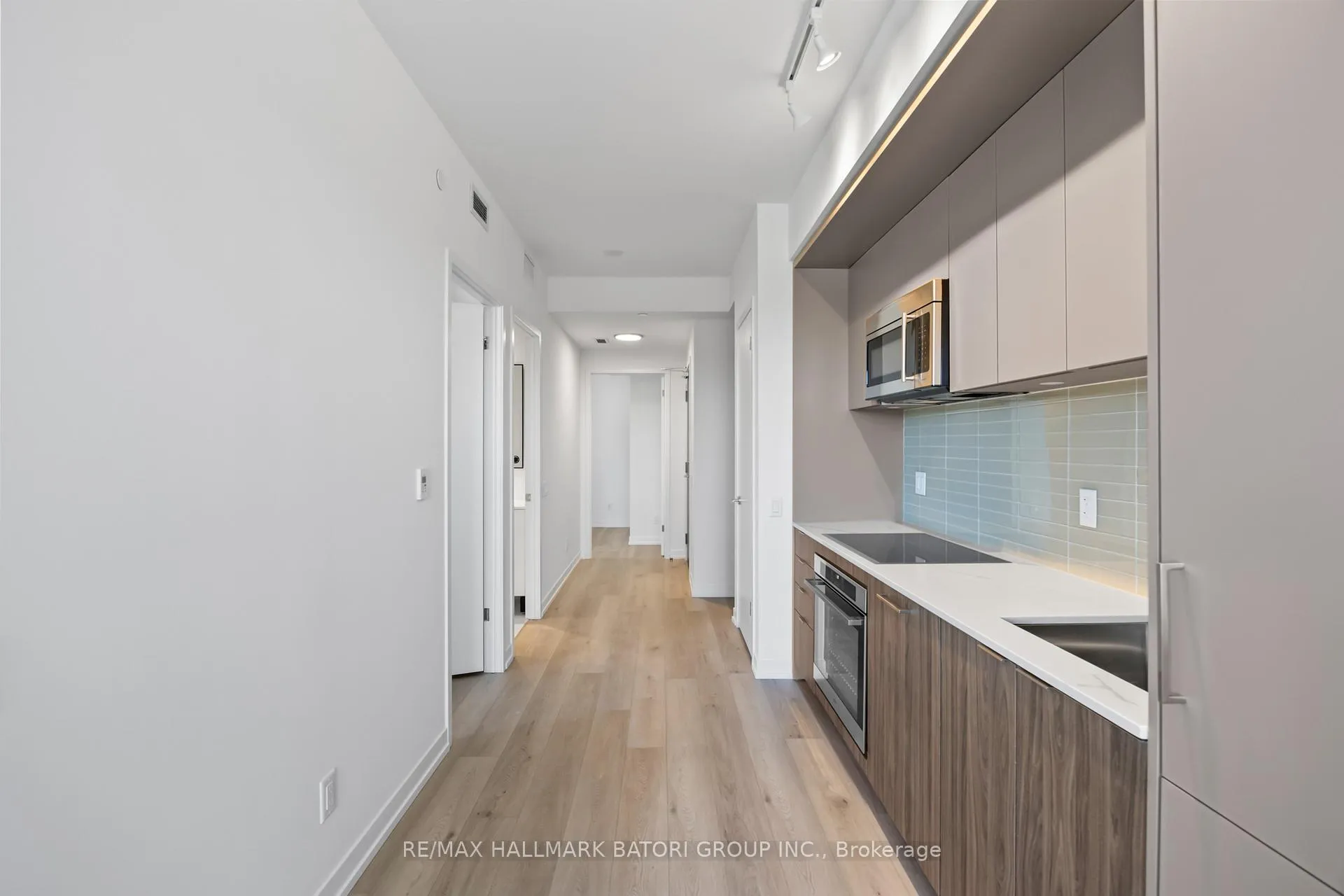 Photo 15 of Unit 504, 863 St. Clair Avenue W, Toronto, Wychwood — HOMEH