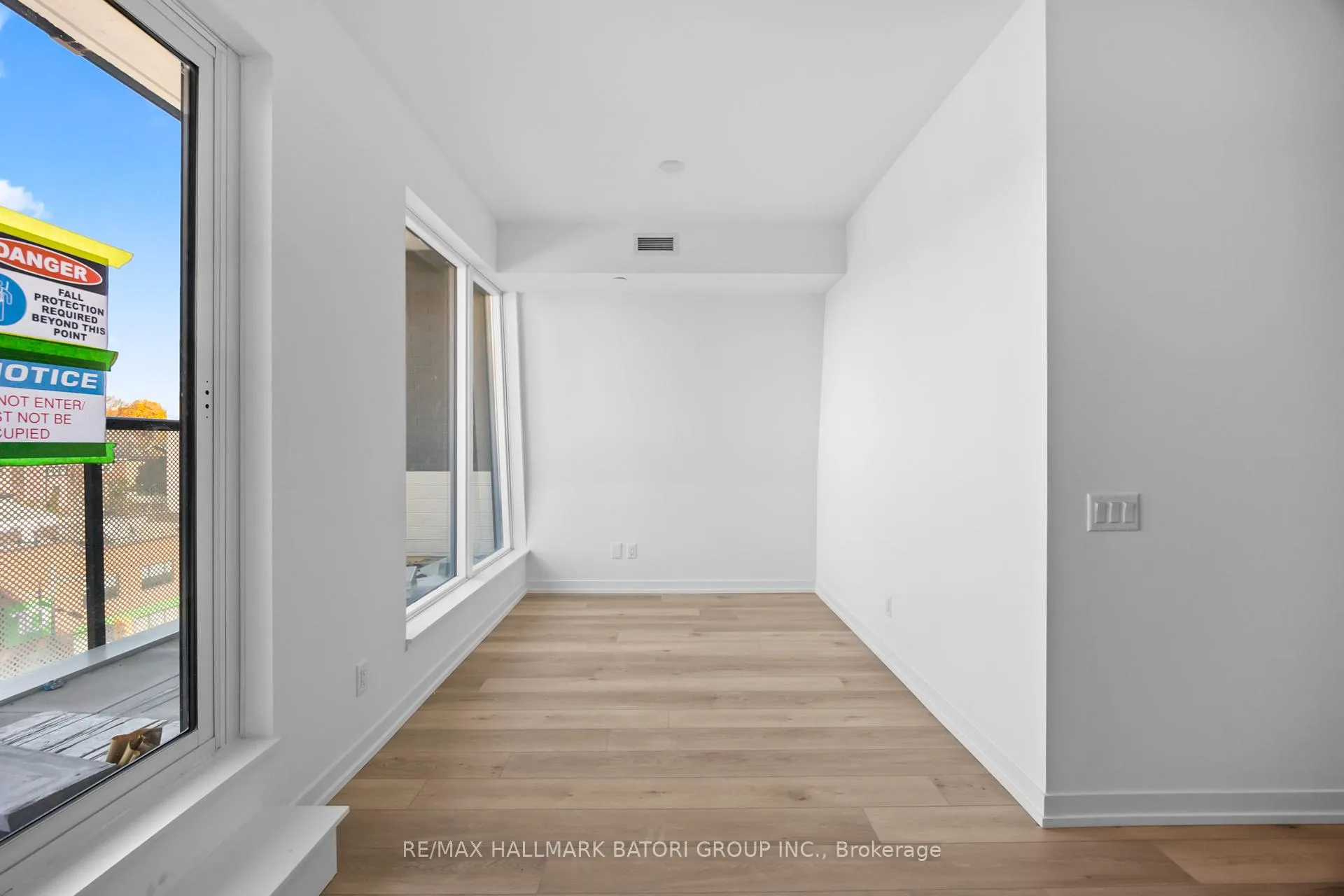 Photo 18 of Unit 504, 863 St. Clair Avenue W, Toronto, Wychwood — HOMEH