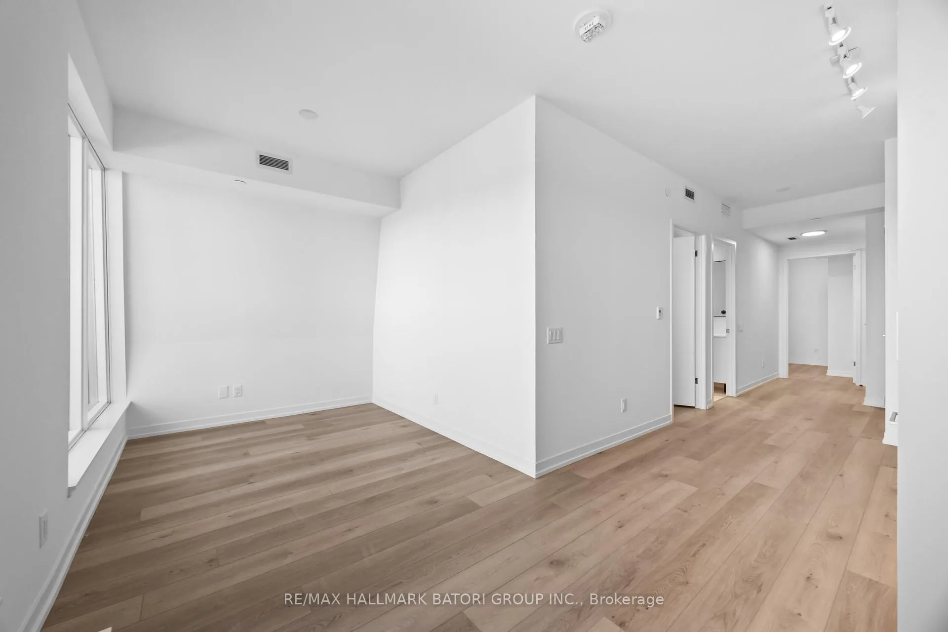 Photo 19 of Unit 504, 863 St. Clair Avenue W, Toronto, Wychwood — HOMEH