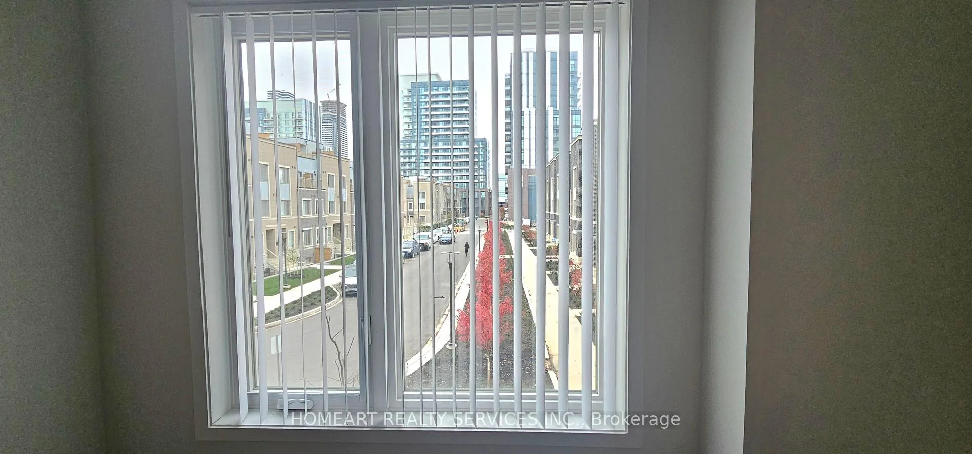 Photo 6 of Unit 349, 100 Honeycrisp Crescent, Vaughan, Vaughan Corporate Centre — HOMEH