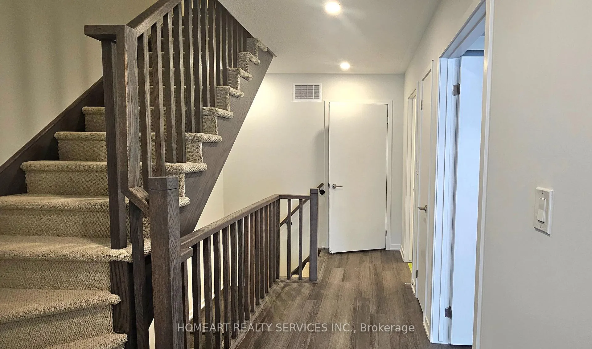 Photo 8 of Unit 349, 100 Honeycrisp Crescent, Vaughan, Vaughan Corporate Centre — HOMEH