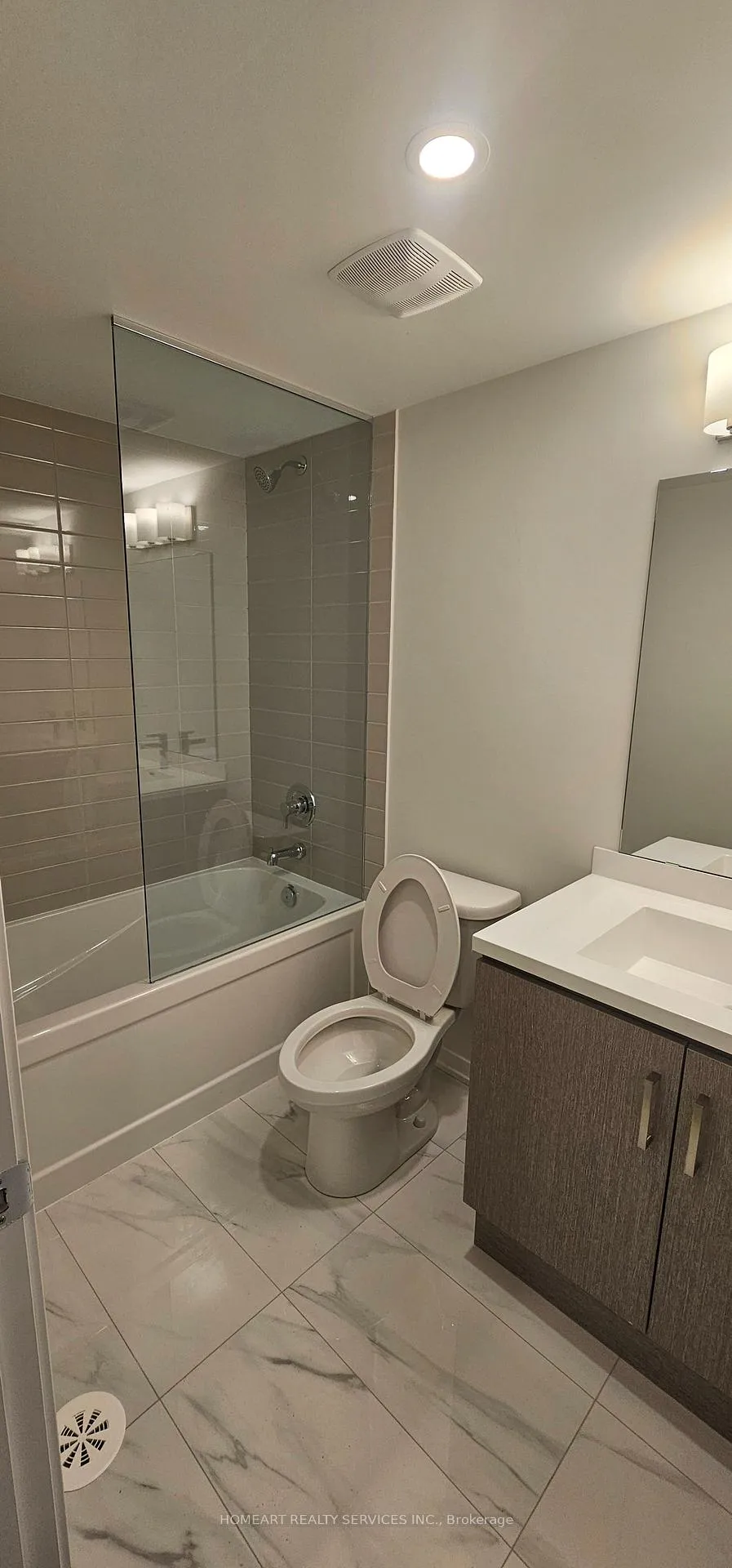 Photo 12 of Unit 349, 100 Honeycrisp Crescent, Vaughan, Vaughan Corporate Centre — HOMEH