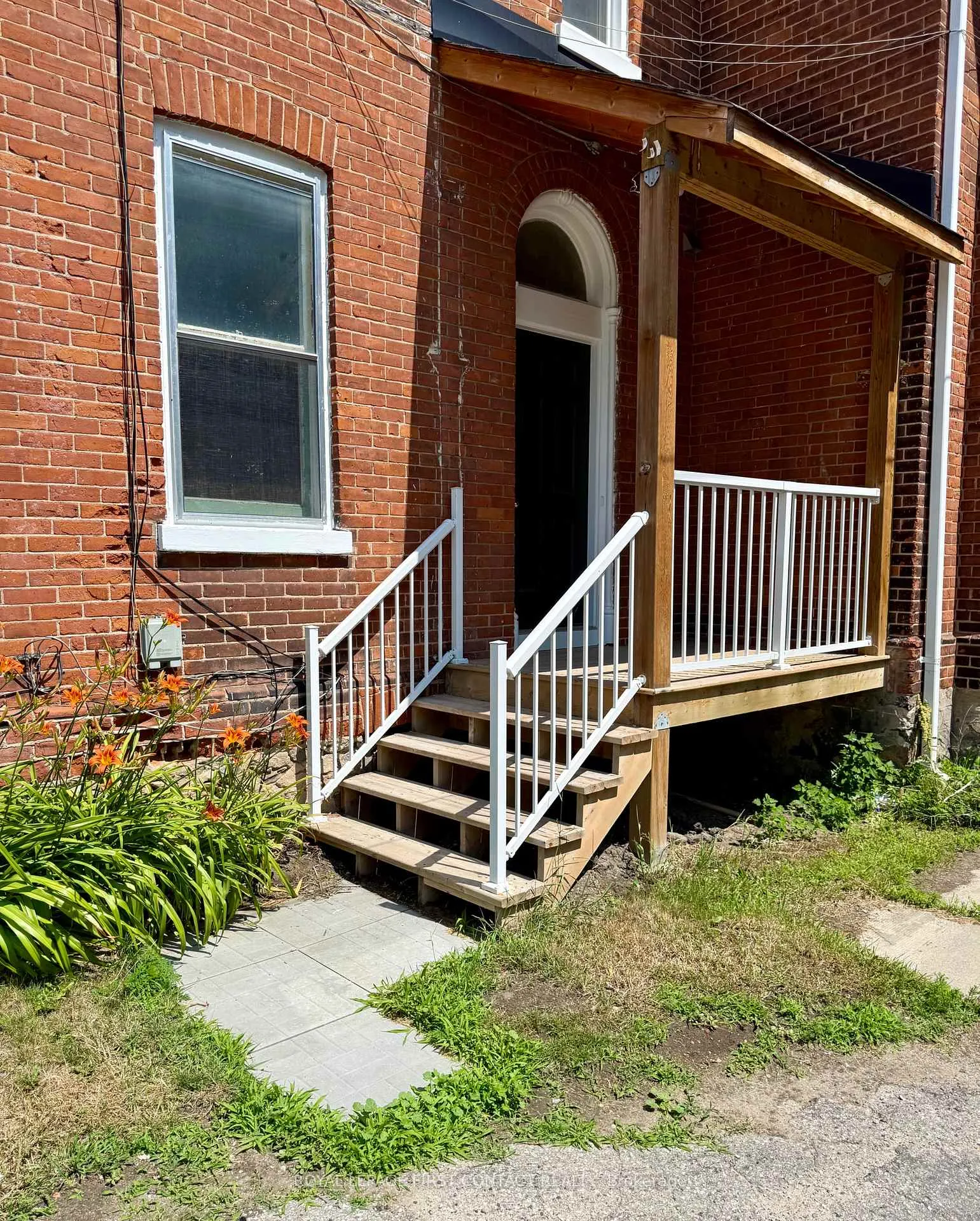 Front of Unit 2, 42 Toronto Street