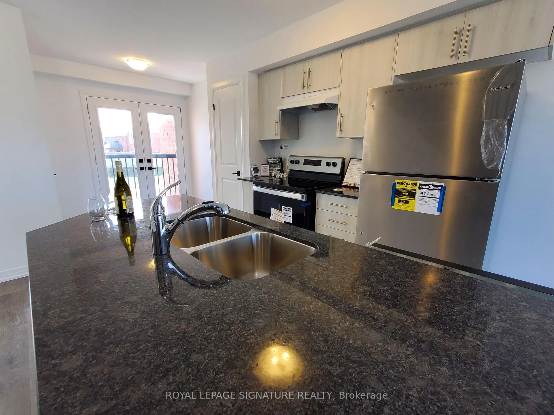 Photo 3 of 13 Fairlane Avenue, Barrie, Painswick North — HOMEH