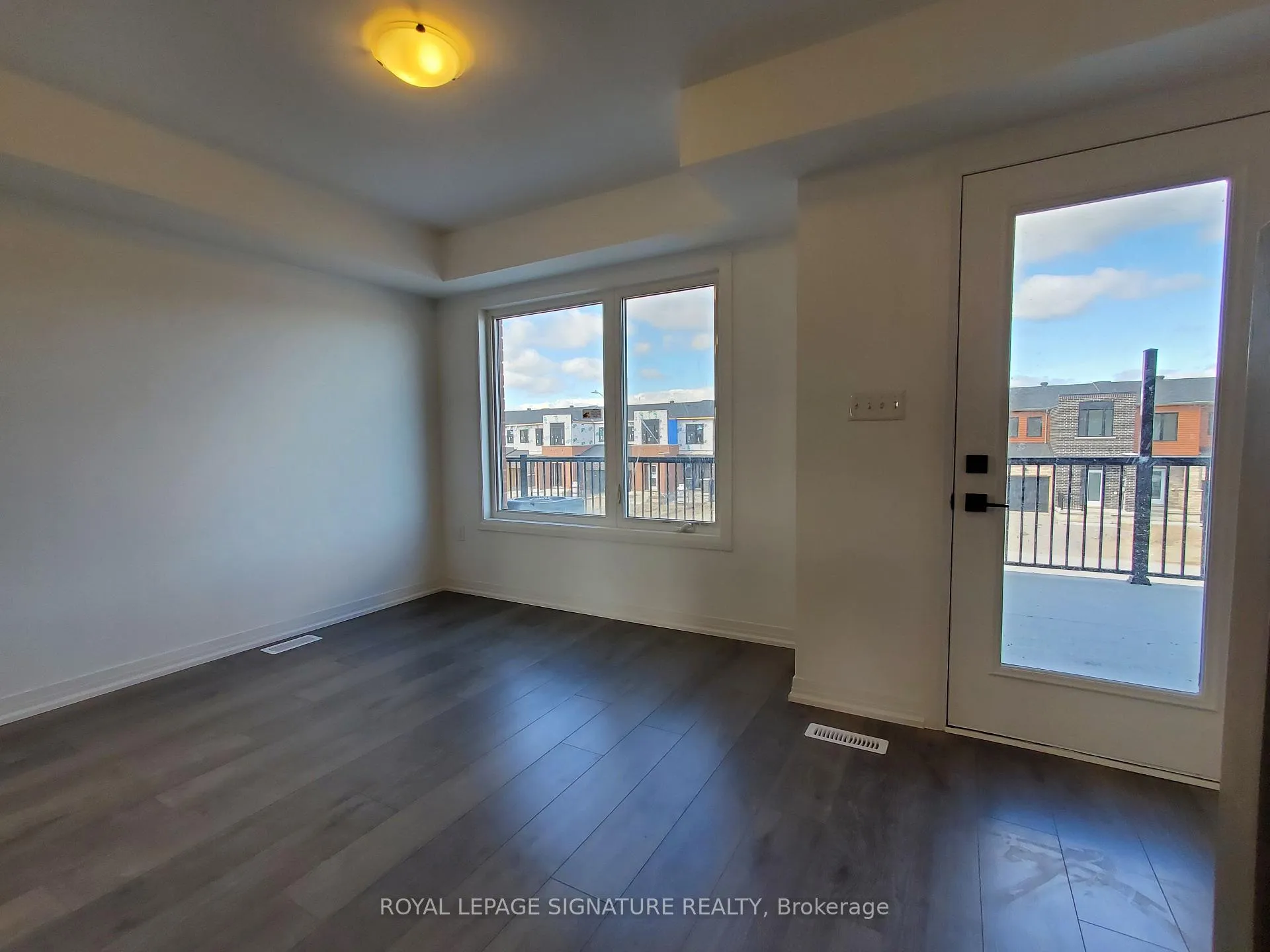 Photo 5 of 13 Fairlane Avenue, Barrie, Painswick North — HOMEH