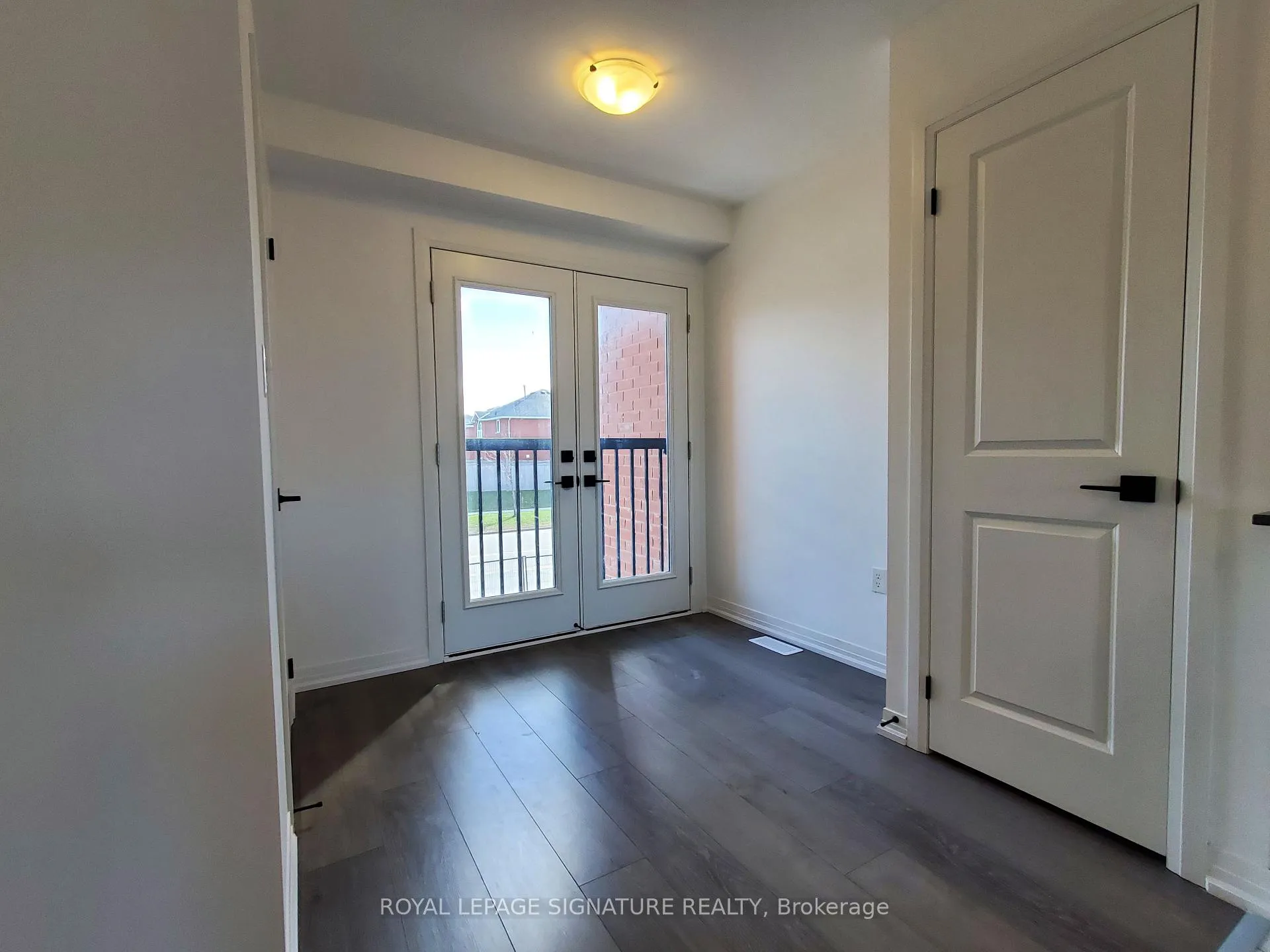Photo 7 of 13 Fairlane Avenue, Barrie, Painswick North — HOMEH