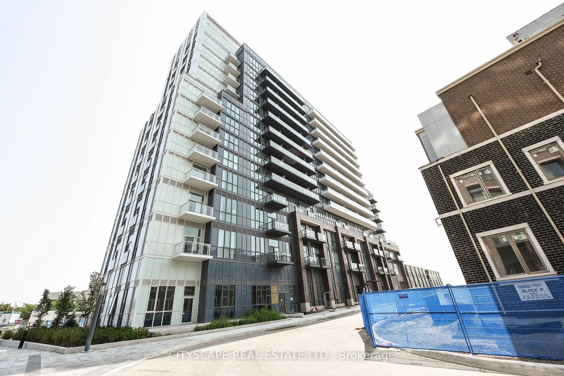 Photo 1 of Unit 1005, 60 Honeycrisp Crescent, Vaughan, Vaughan Corporate Centre — HOMEH