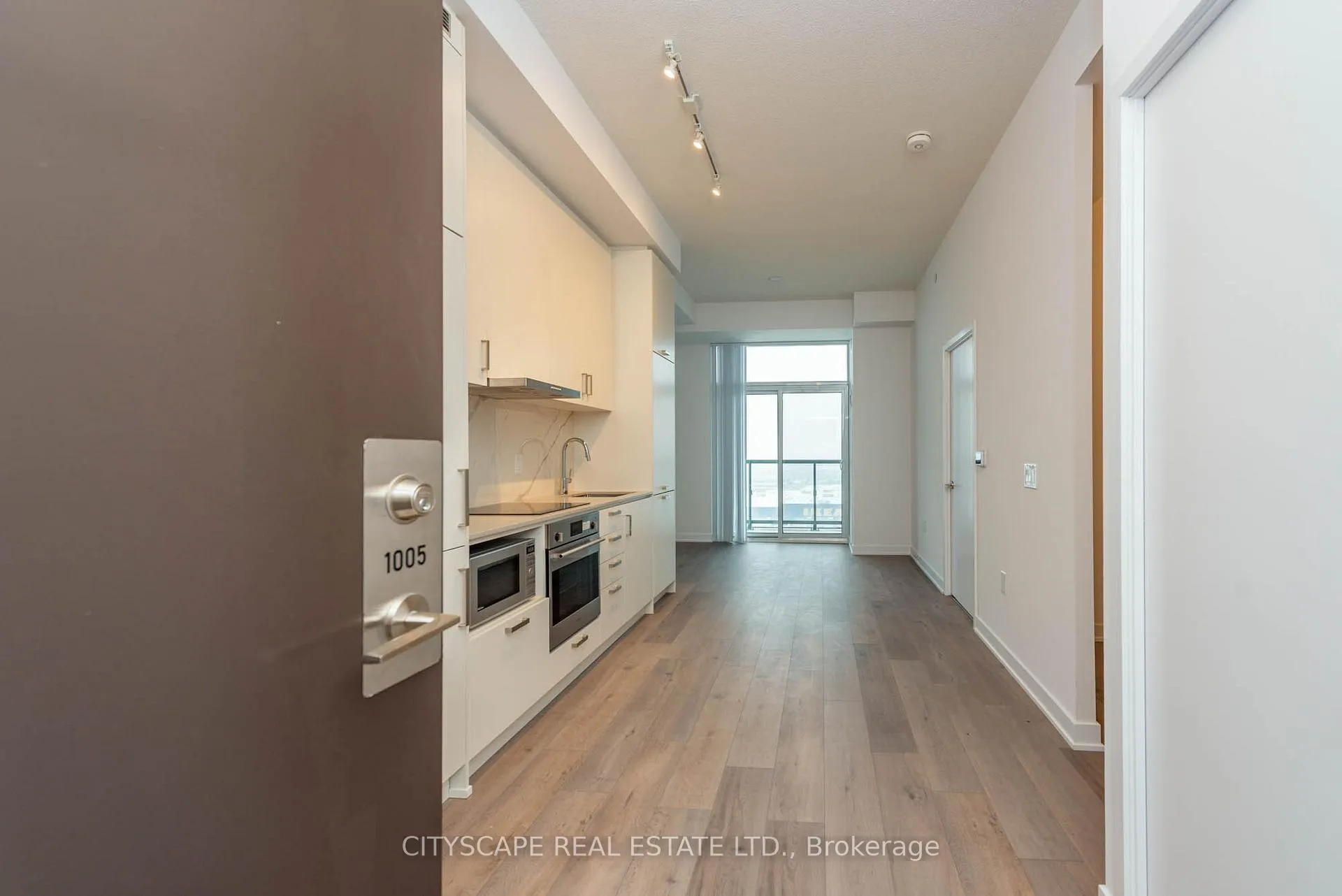 Photo 5 of Unit 1005, 60 Honeycrisp Crescent, Vaughan, Vaughan Corporate Centre — HOMEH