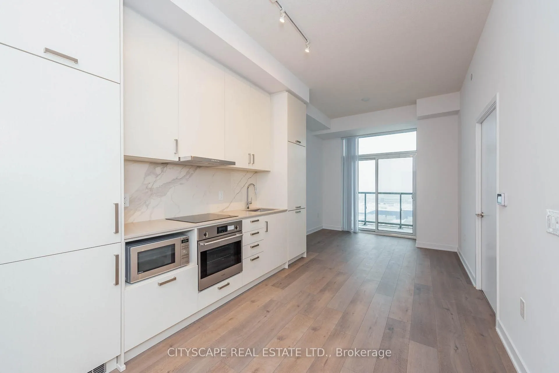 Photo 6 of Unit 1005, 60 Honeycrisp Crescent, Vaughan, Vaughan Corporate Centre — HOMEH