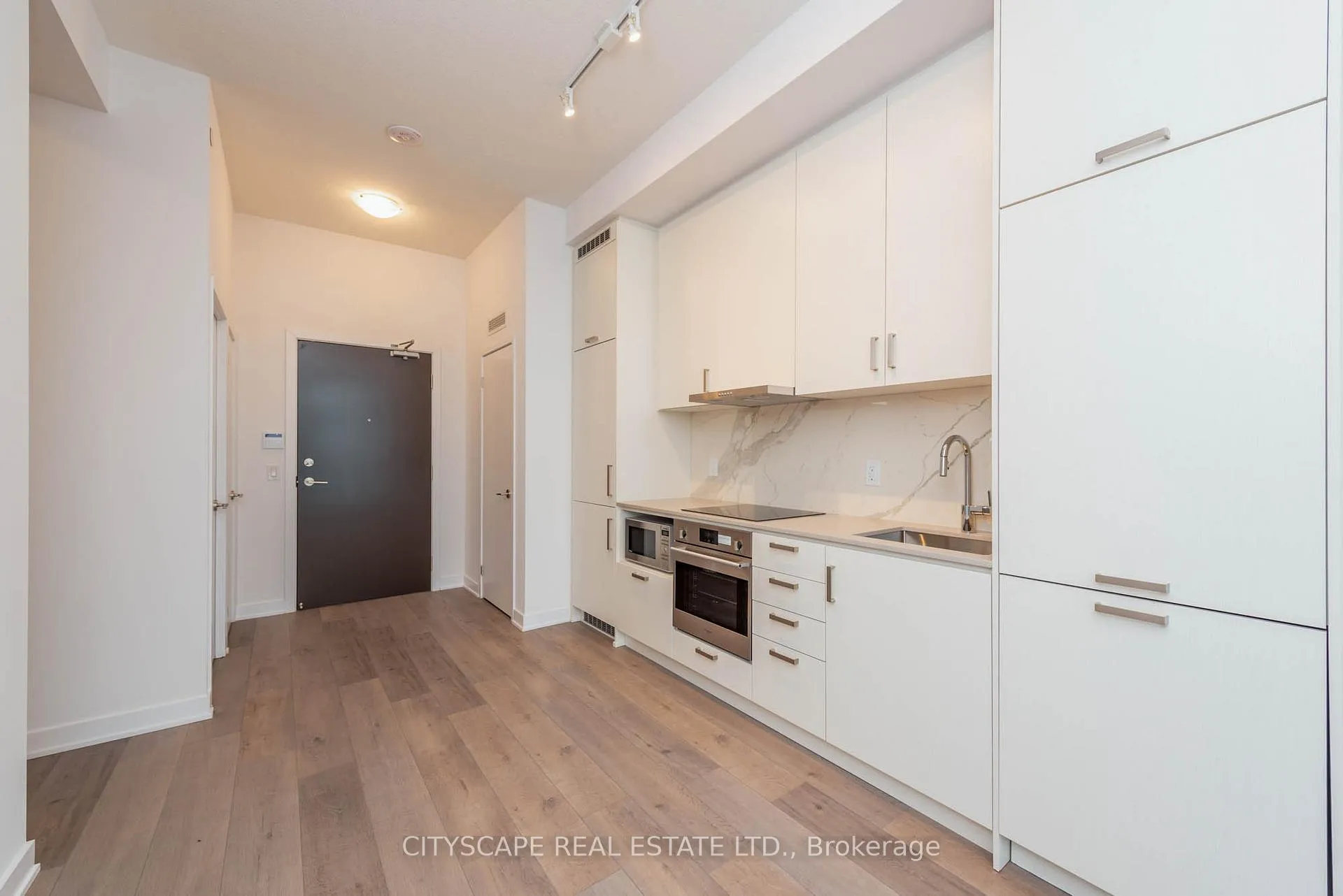 Photo 9 of Unit 1005, 60 Honeycrisp Crescent, Vaughan, Vaughan Corporate Centre — HOMEH
