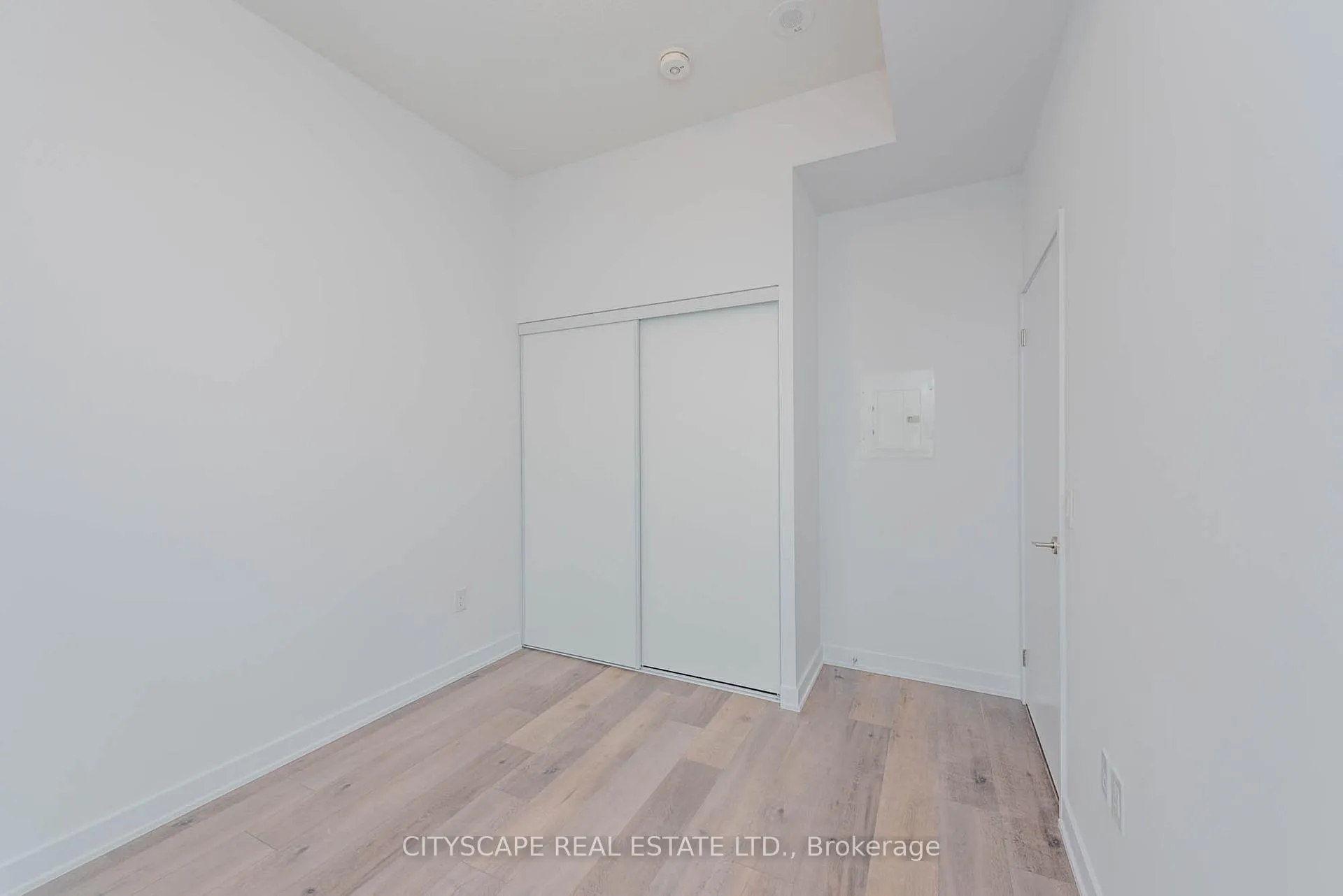 Photo 12 of Unit 1005, 60 Honeycrisp Crescent, Vaughan, Vaughan Corporate Centre — HOMEH