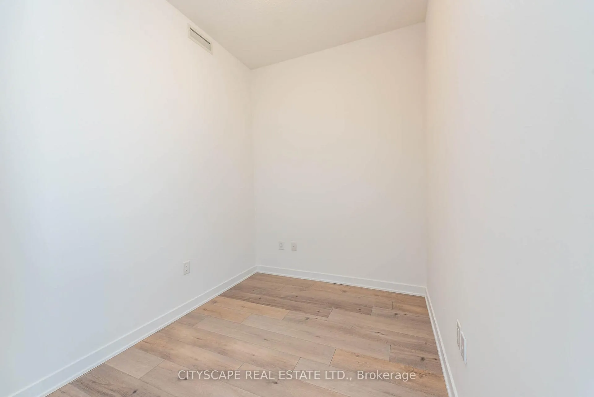 Photo 14 of Unit 1005, 60 Honeycrisp Crescent, Vaughan, Vaughan Corporate Centre — HOMEH