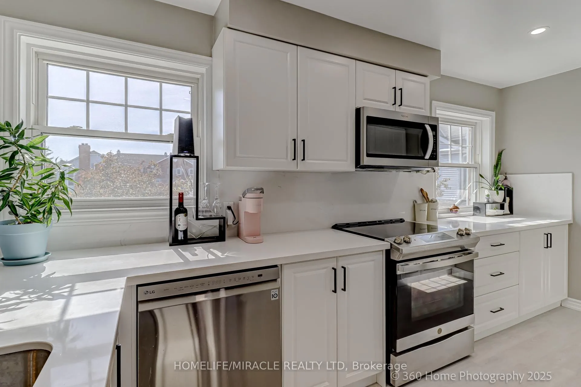 Photo 9 of Unit J11, 1657 Nash Road, Clarington, Courtice — HOMEH