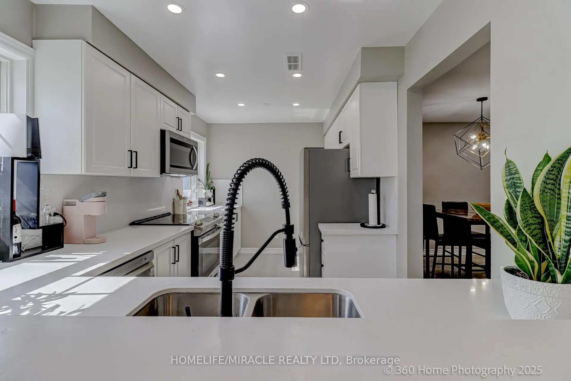 Photo 13 of Unit J11, 1657 Nash Road, Clarington, Courtice — HOMEH