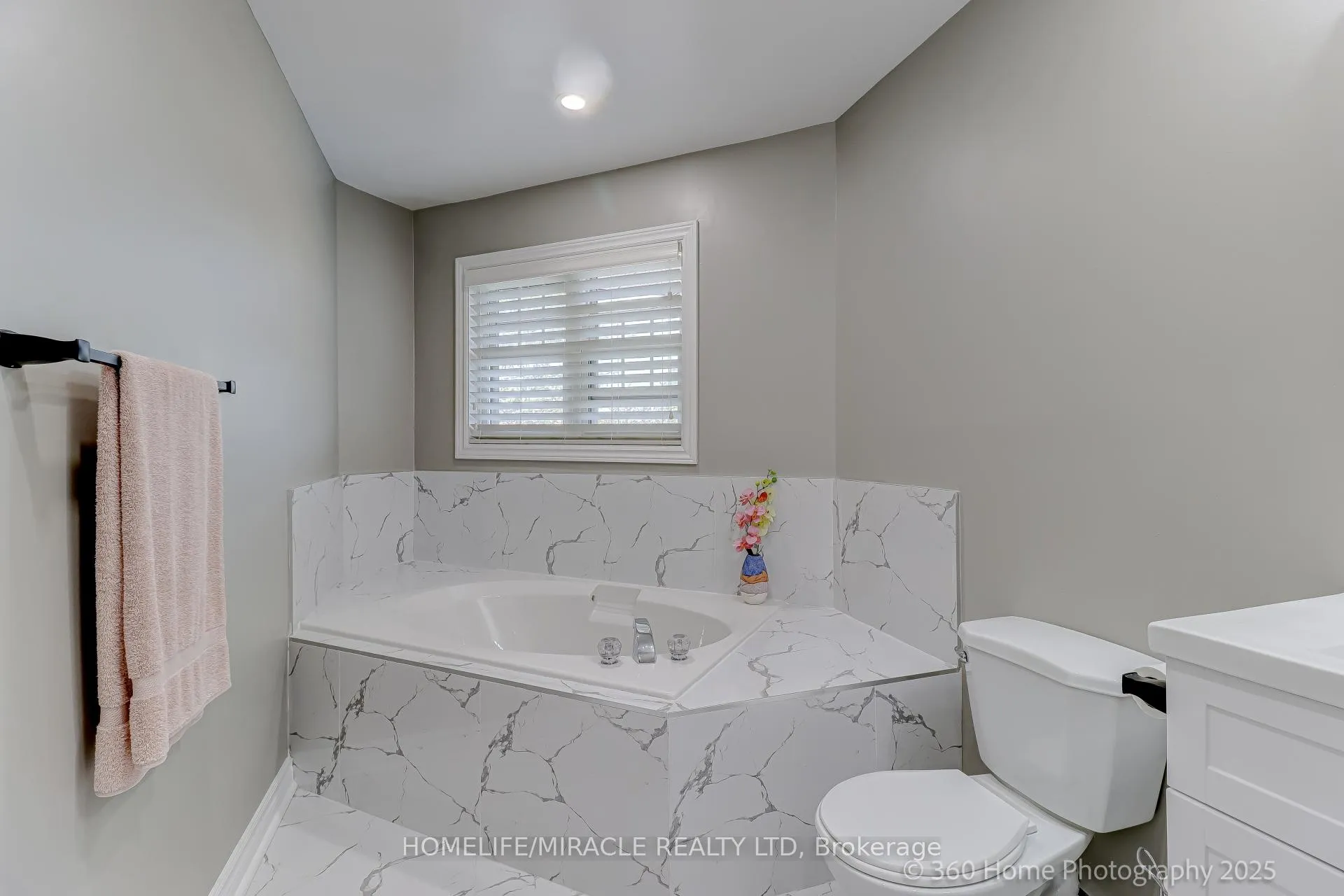 Photo 30 of Unit J11, 1657 Nash Road, Clarington, Courtice — HOMEH