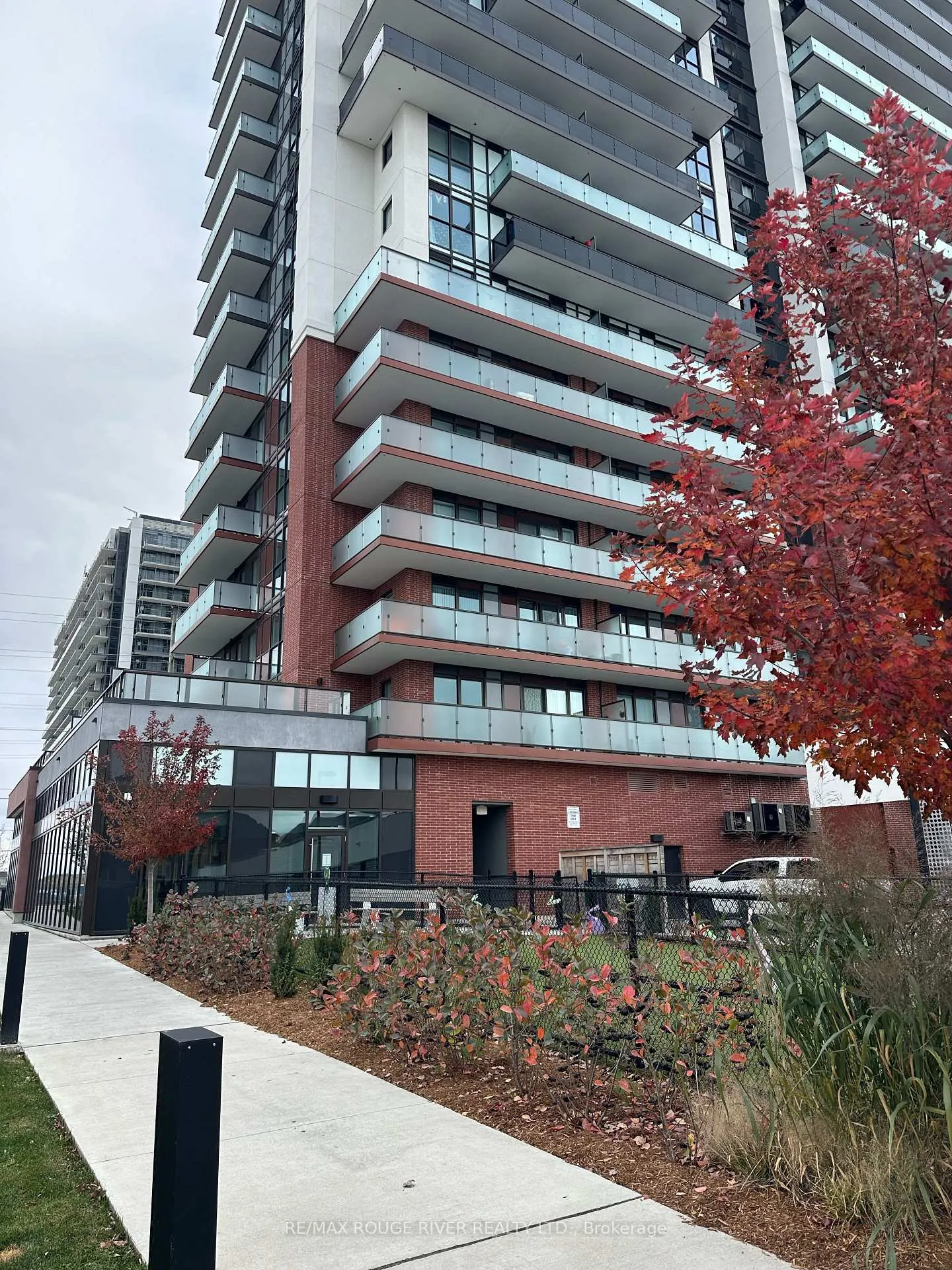 Front of Unit 205, 2550 Simcoe Street N