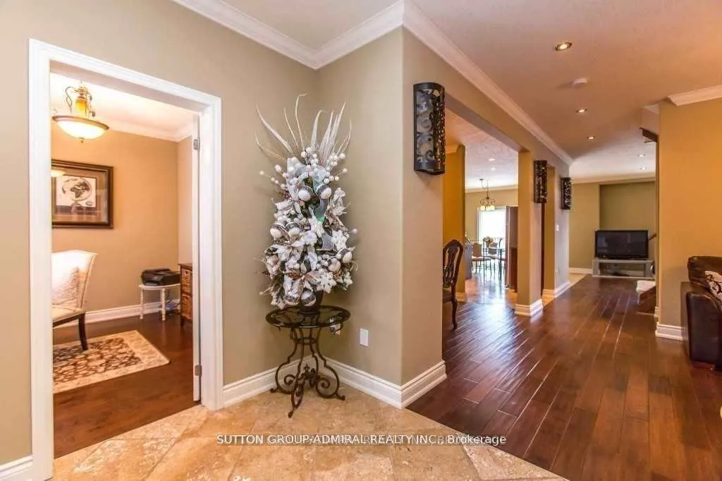 Photo 3 of 62 Dunnett Drive, Barrie, Ardagh — HOMEH