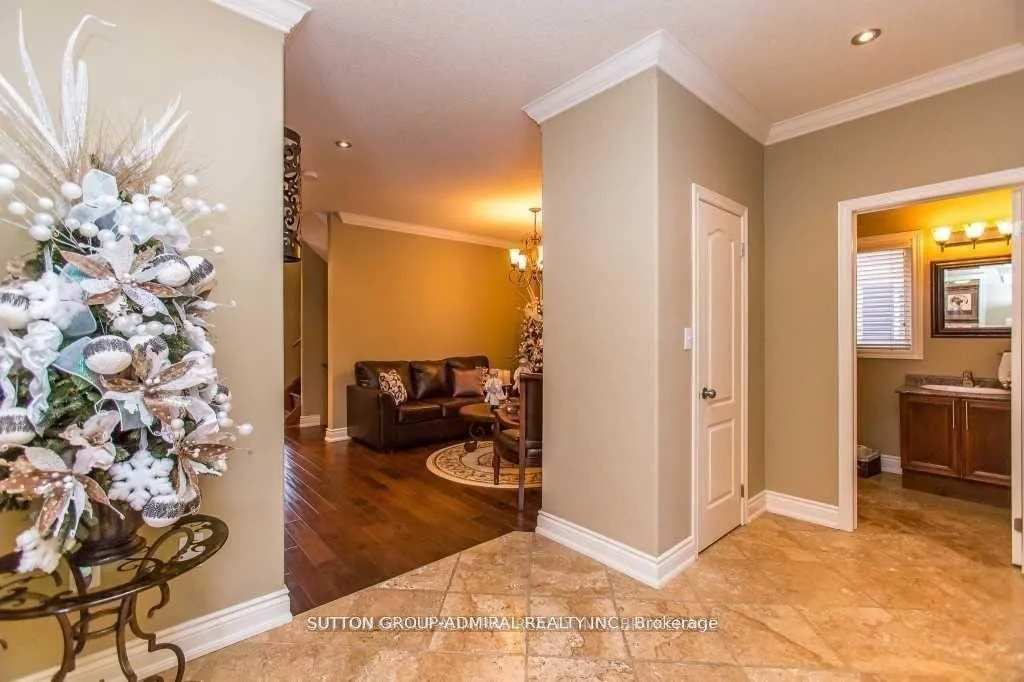 Photo 4 of 62 Dunnett Drive, Barrie, Ardagh — HOMEH