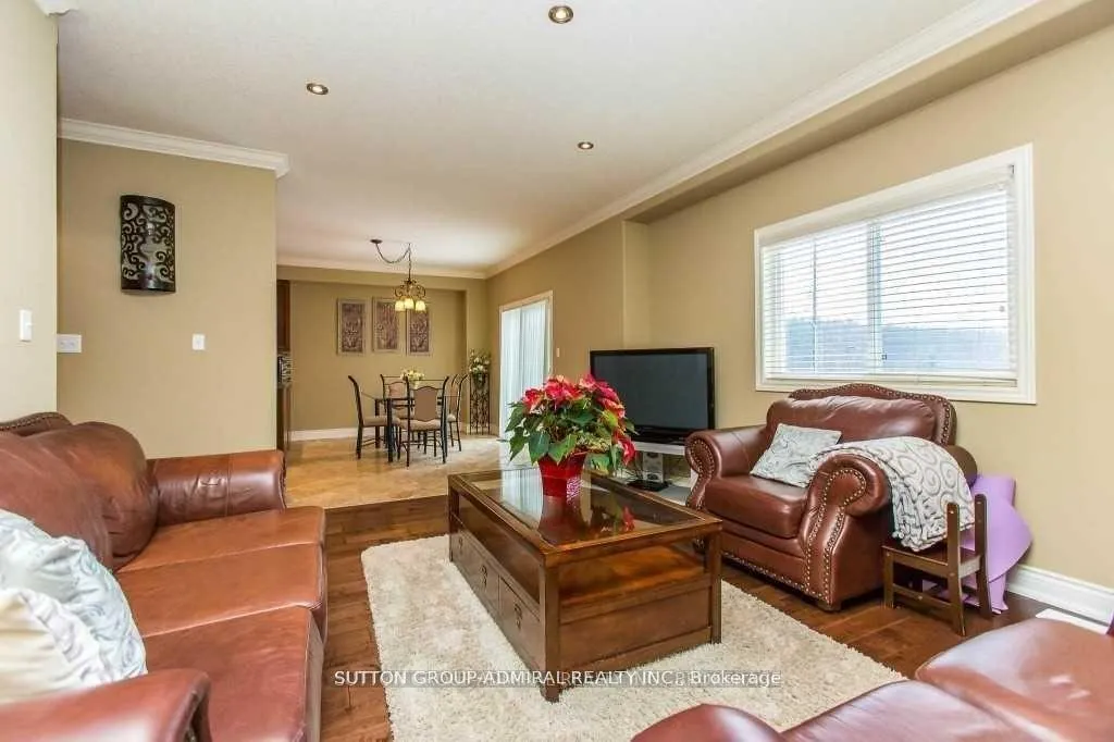 Photo 5 of 62 Dunnett Drive, Barrie, Ardagh — HOMEH